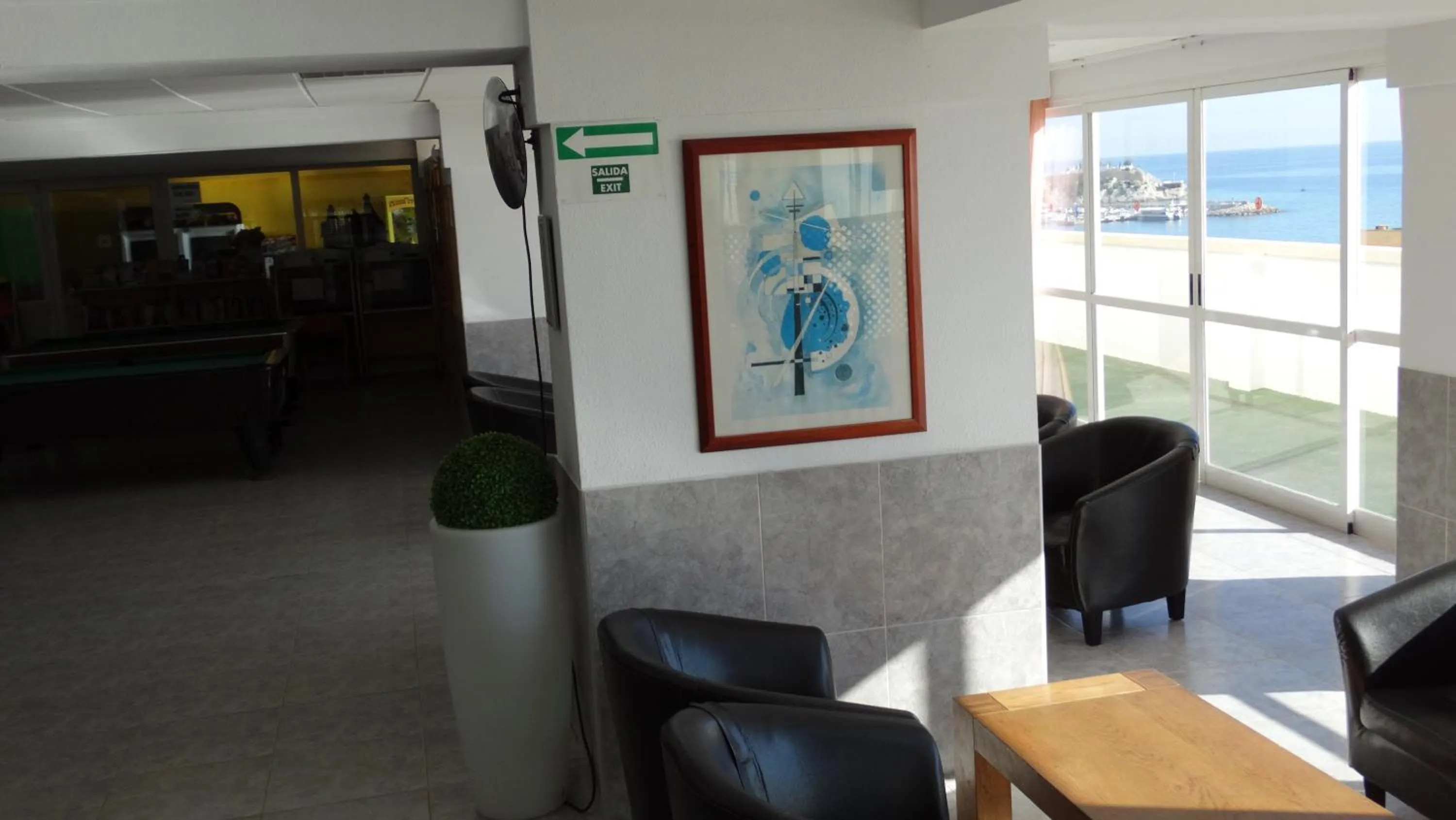 Communal lounge/ TV room in Benibeach 