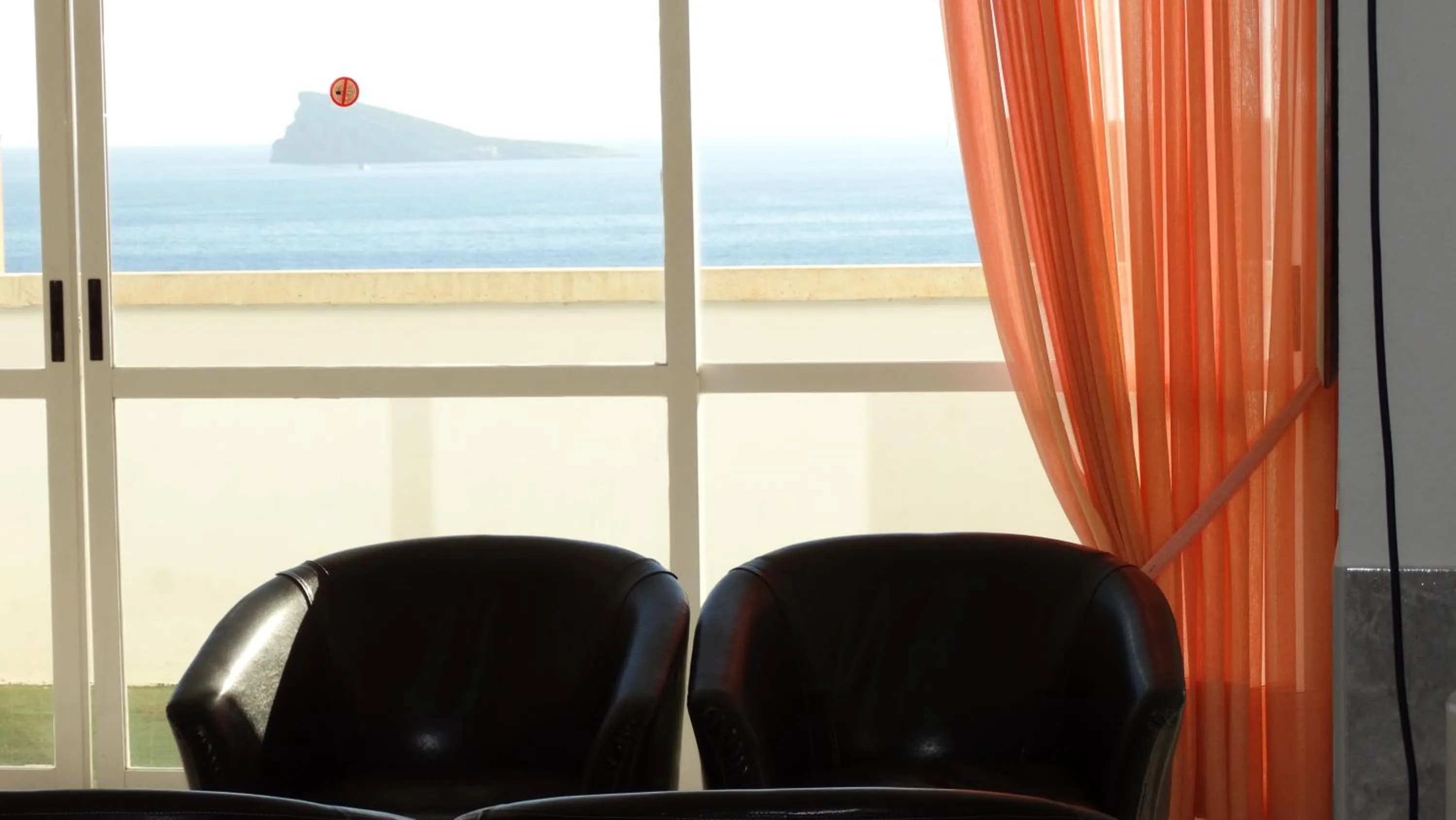 Communal lounge/ TV room in Benibeach 