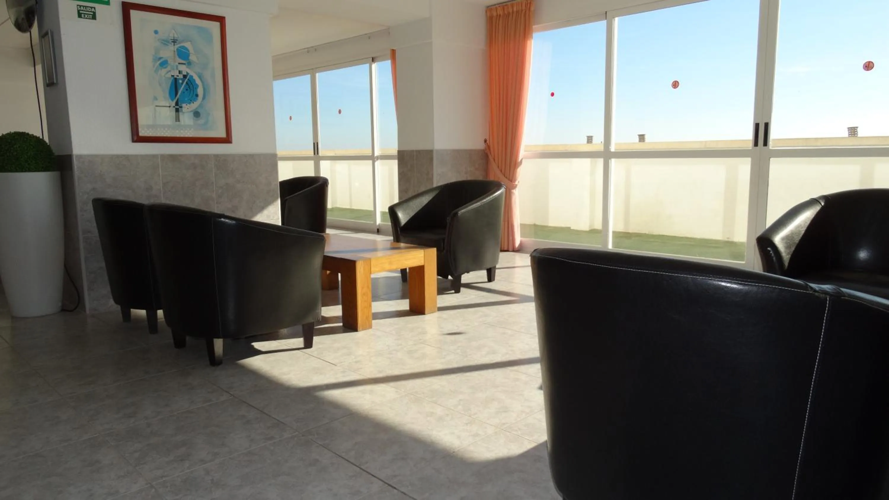 Communal lounge/ TV room in Benibeach 