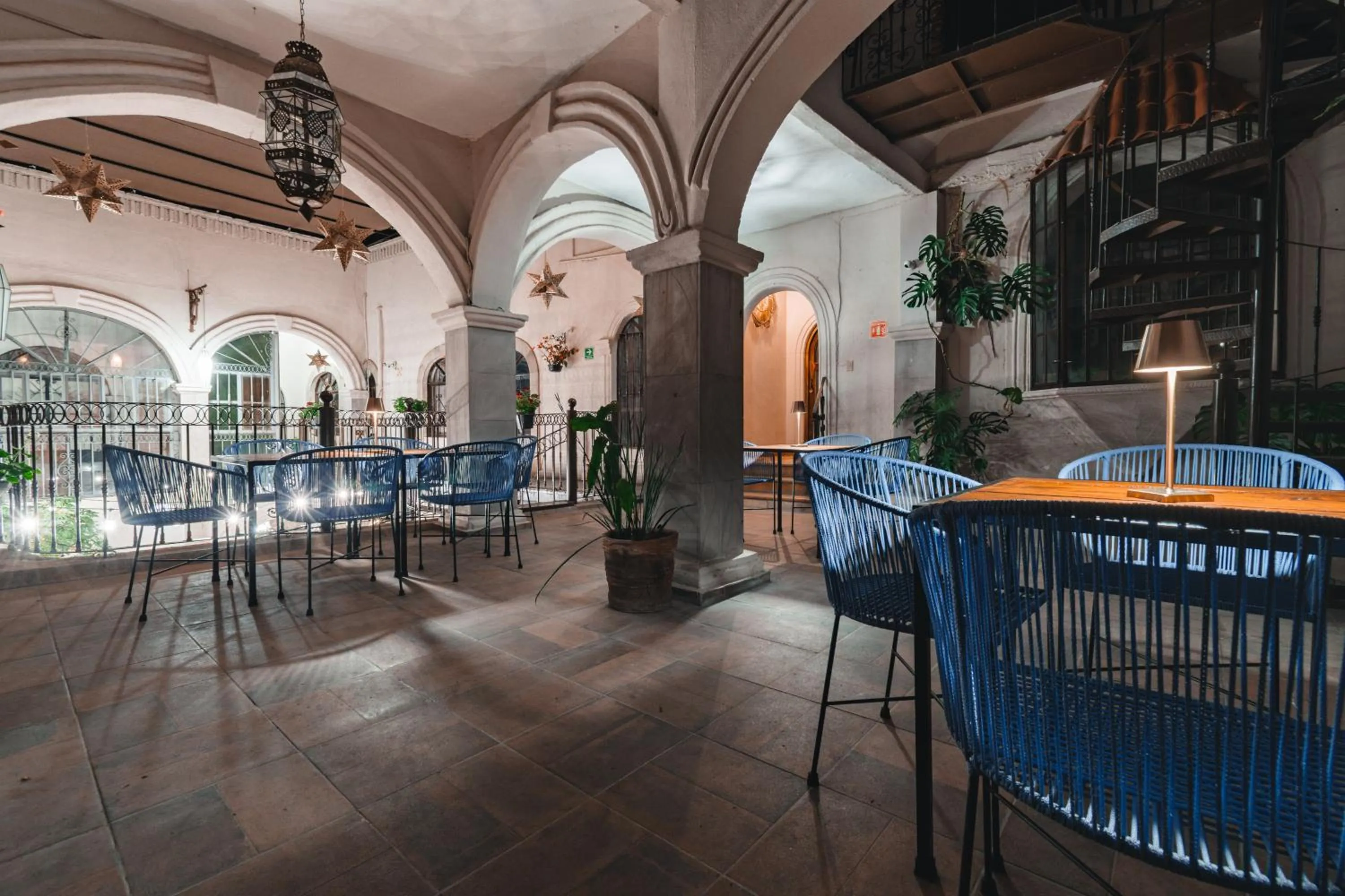 Restaurant/places to eat in Te Amo Hotel Boutique