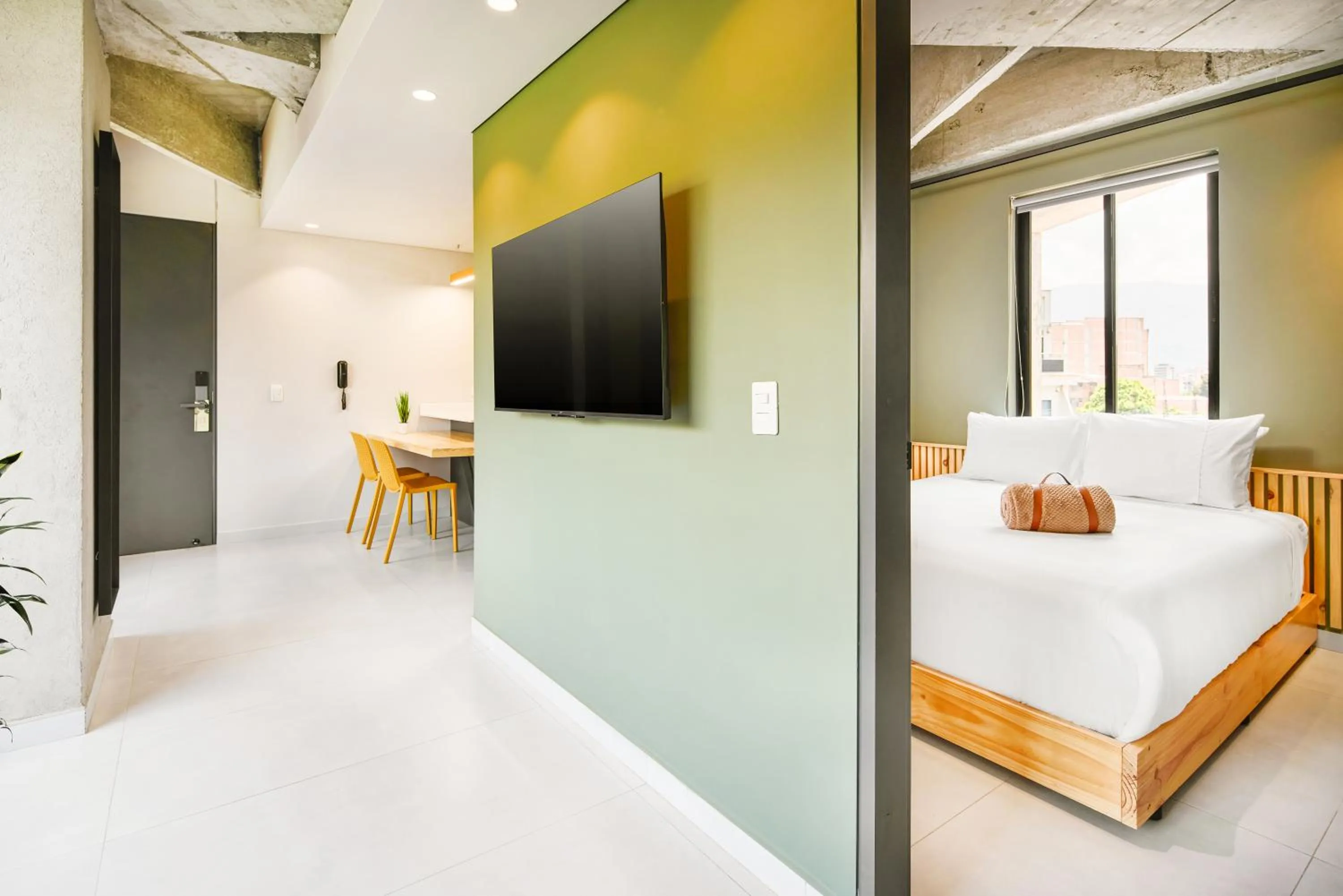 Communal lounge/ TV room, Bed in Firenze Lofts