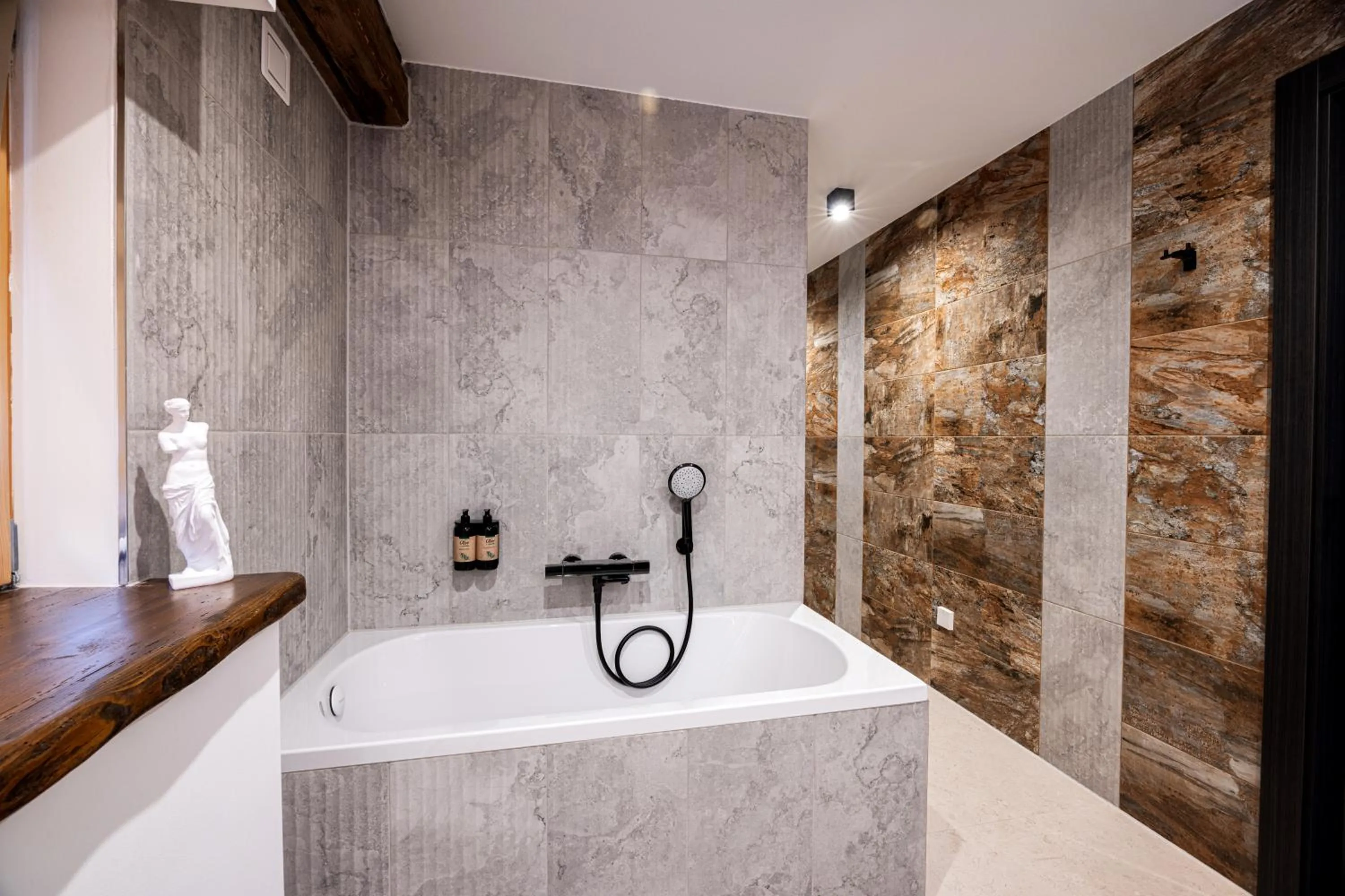 Bath in Hotel Julian Alps