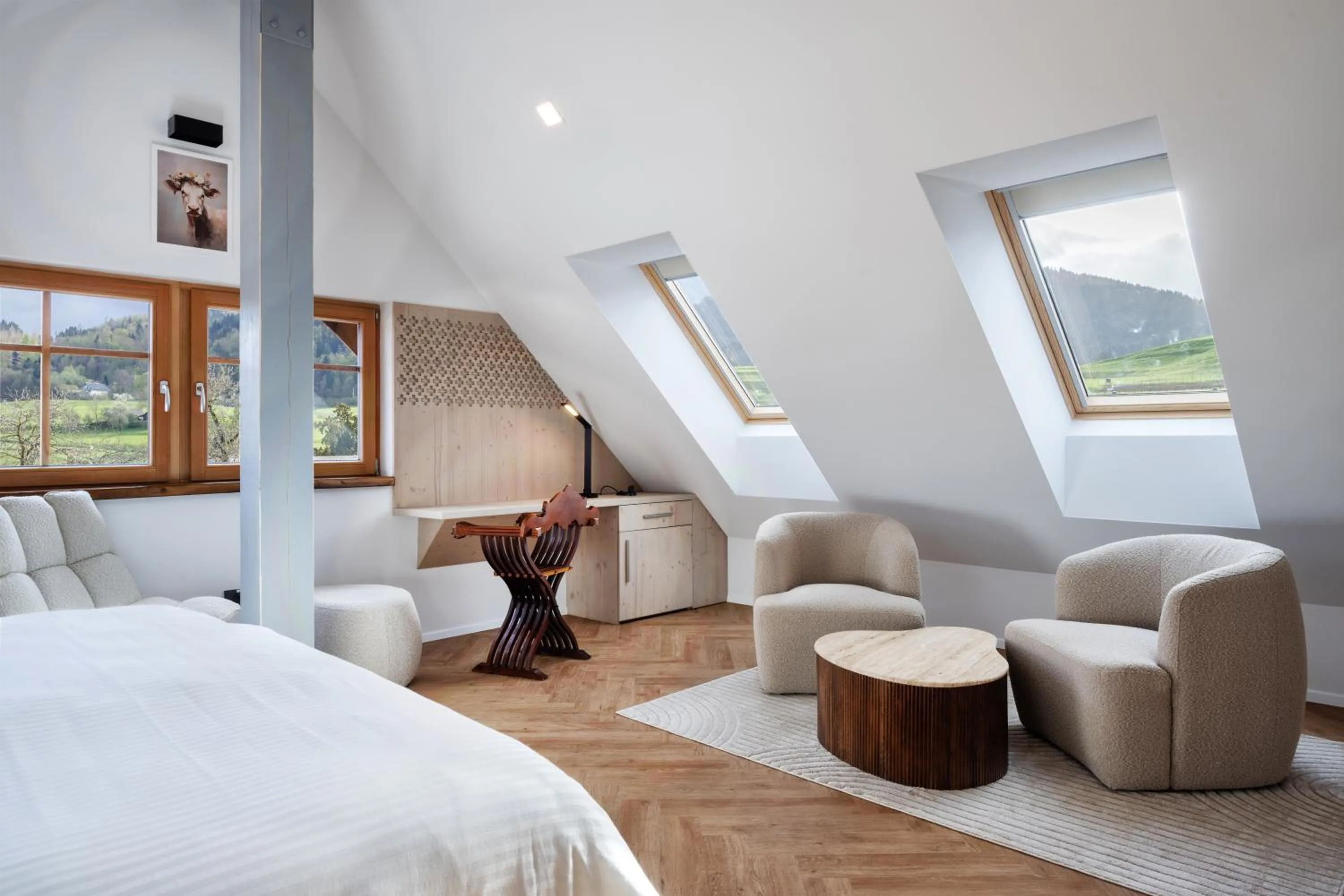 Living room, Bed in Hotel Julian Alps