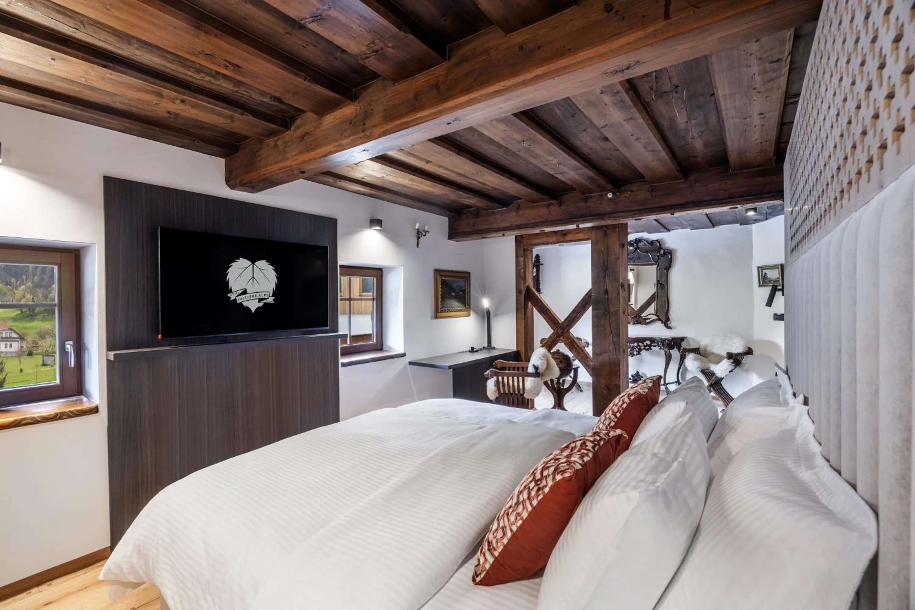 Photo of the whole room, Bed in Hotel Julian Alps