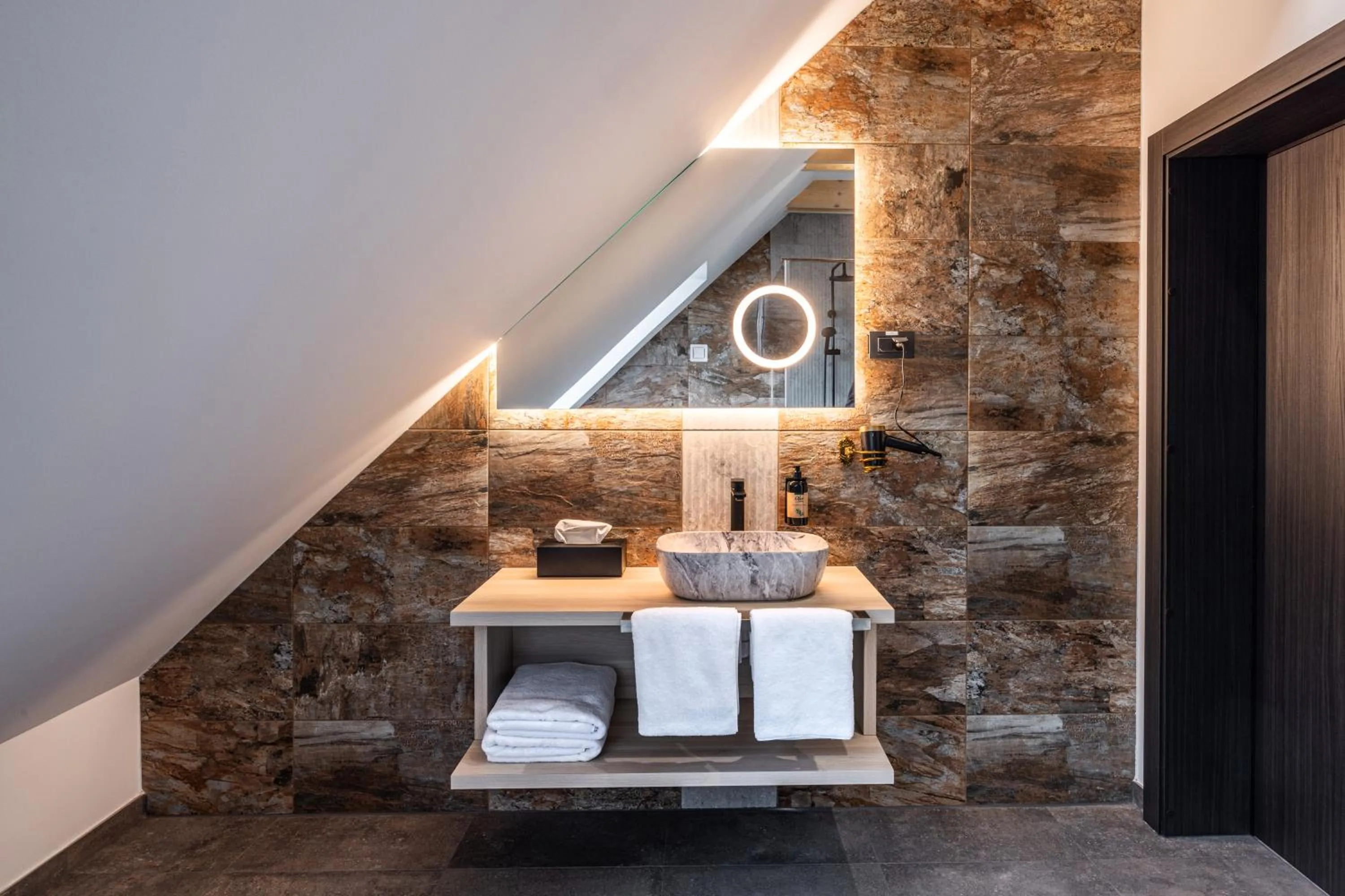 Bathroom in Hotel Julian Alps