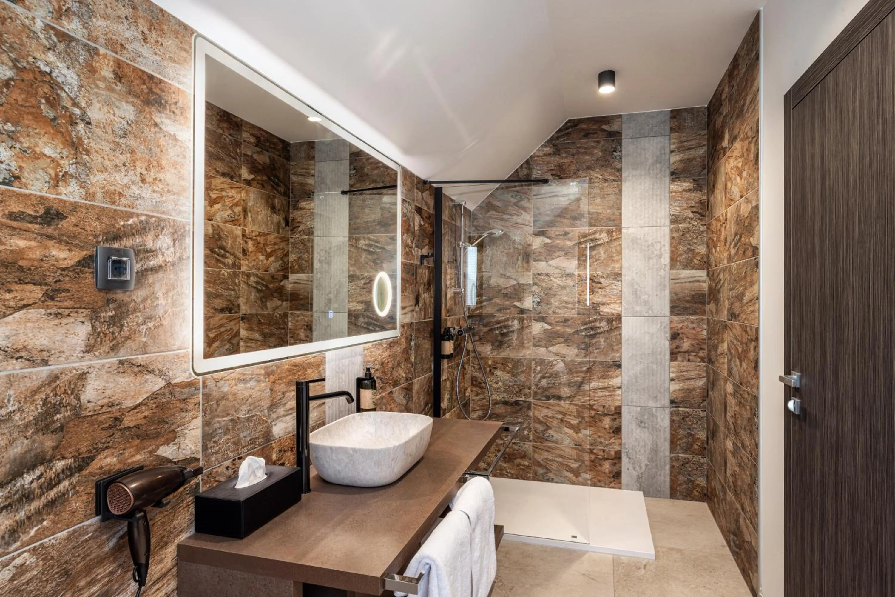 Shower in Hotel Julian Alps