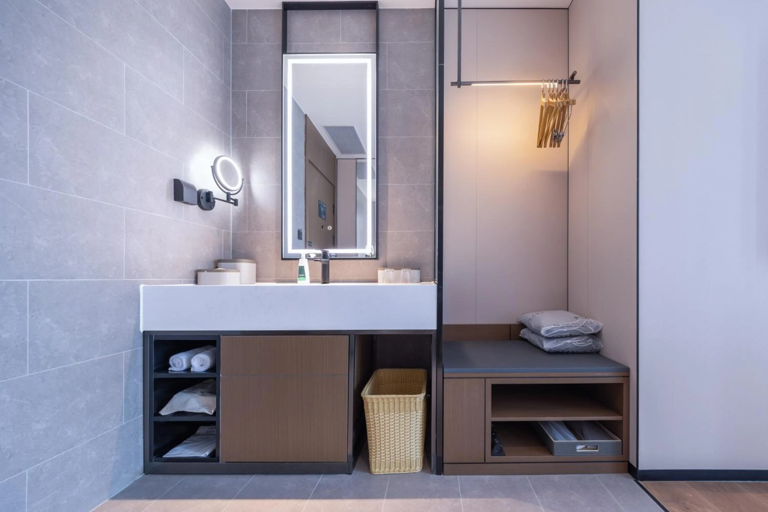 Bathroom in Atour Hotel Dongguan Xiping Xindi Center