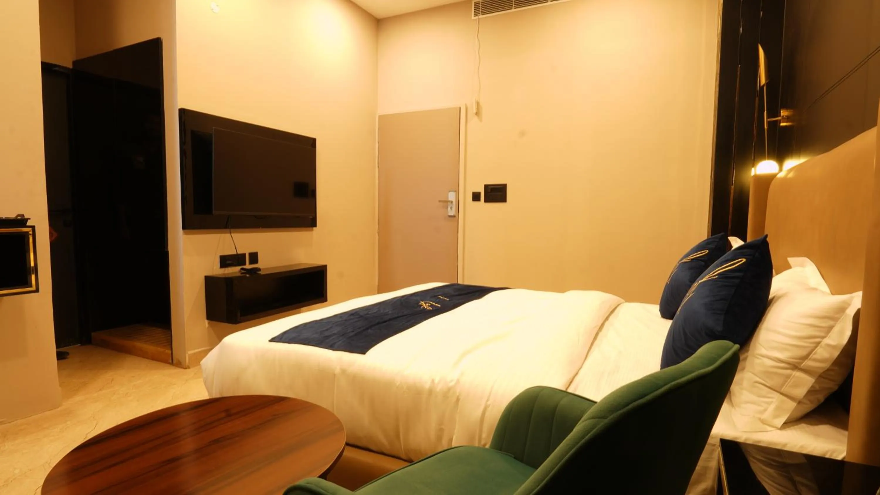 Bedroom, Bed in Aquila Grand Suites - Noida Sector 136