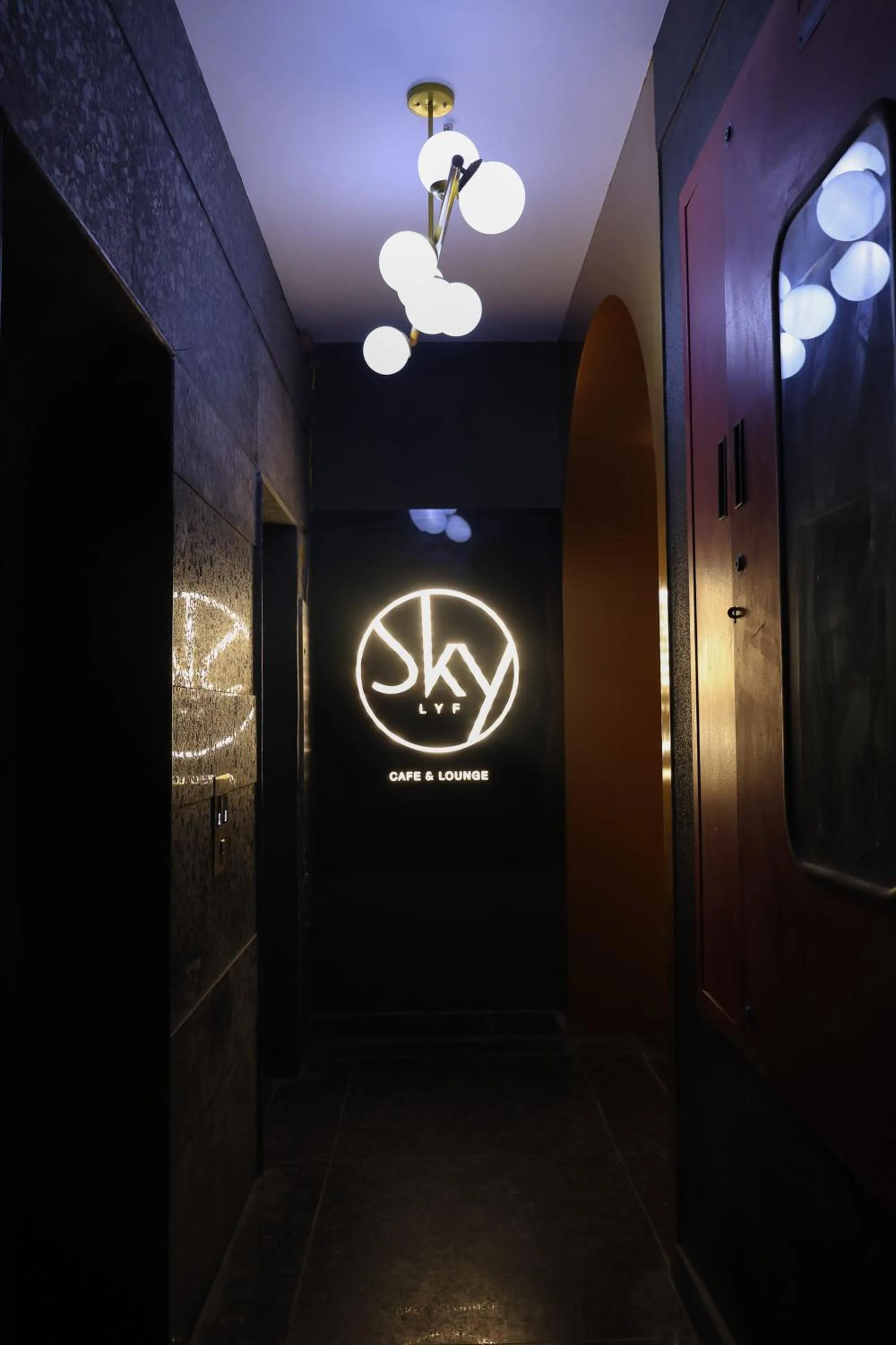 Restaurant/places to eat in Aquila Grand Suites - Noida Sector 136