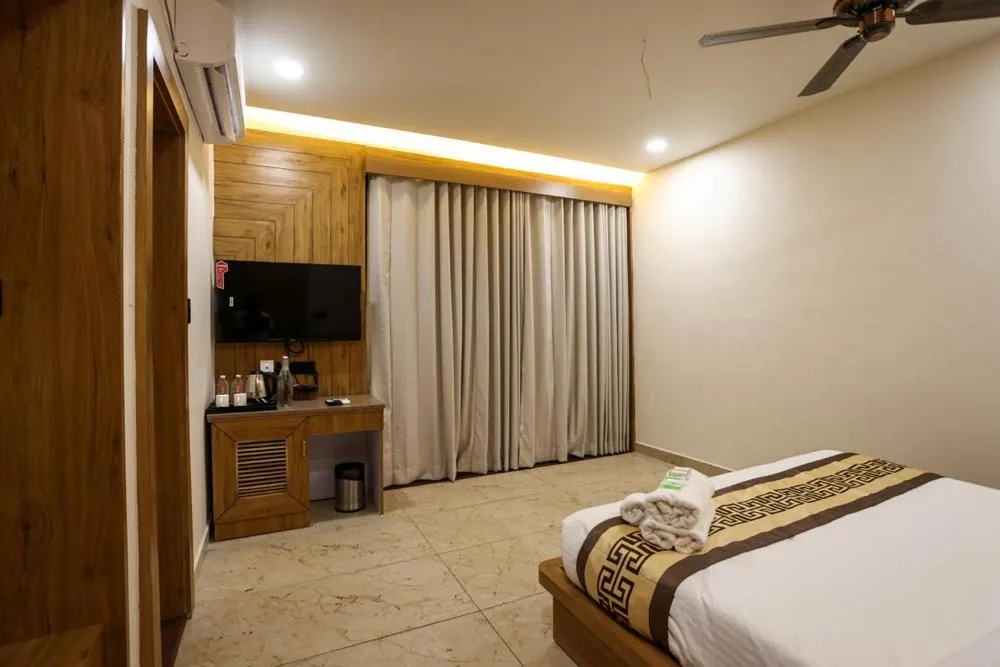 TV and multimedia, Bed in Le Casa Lion Resort A Premium Resort In Sasan Gir