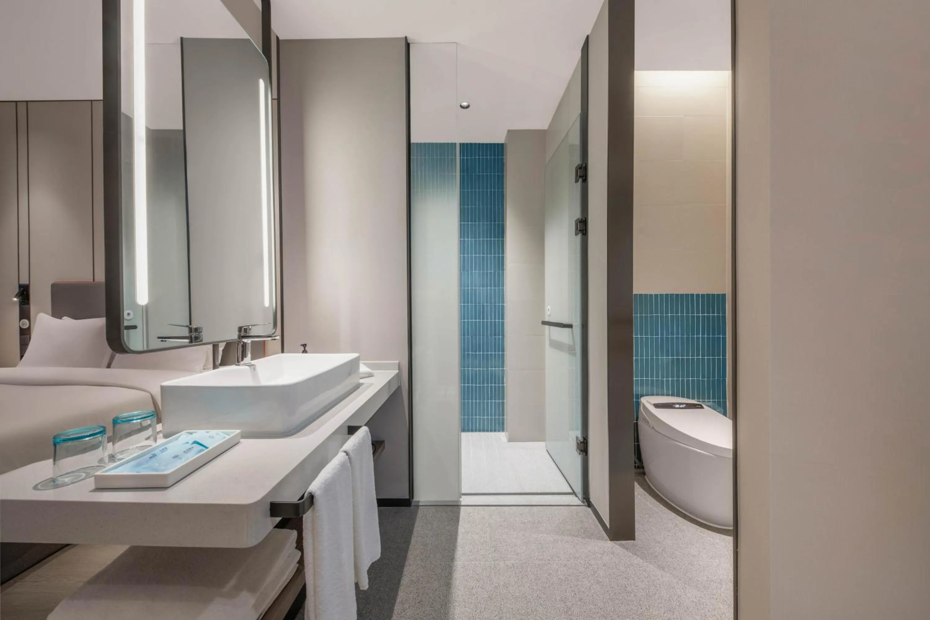 Toilet in Holiday Inn Express Hai'an Railway Station by IHG