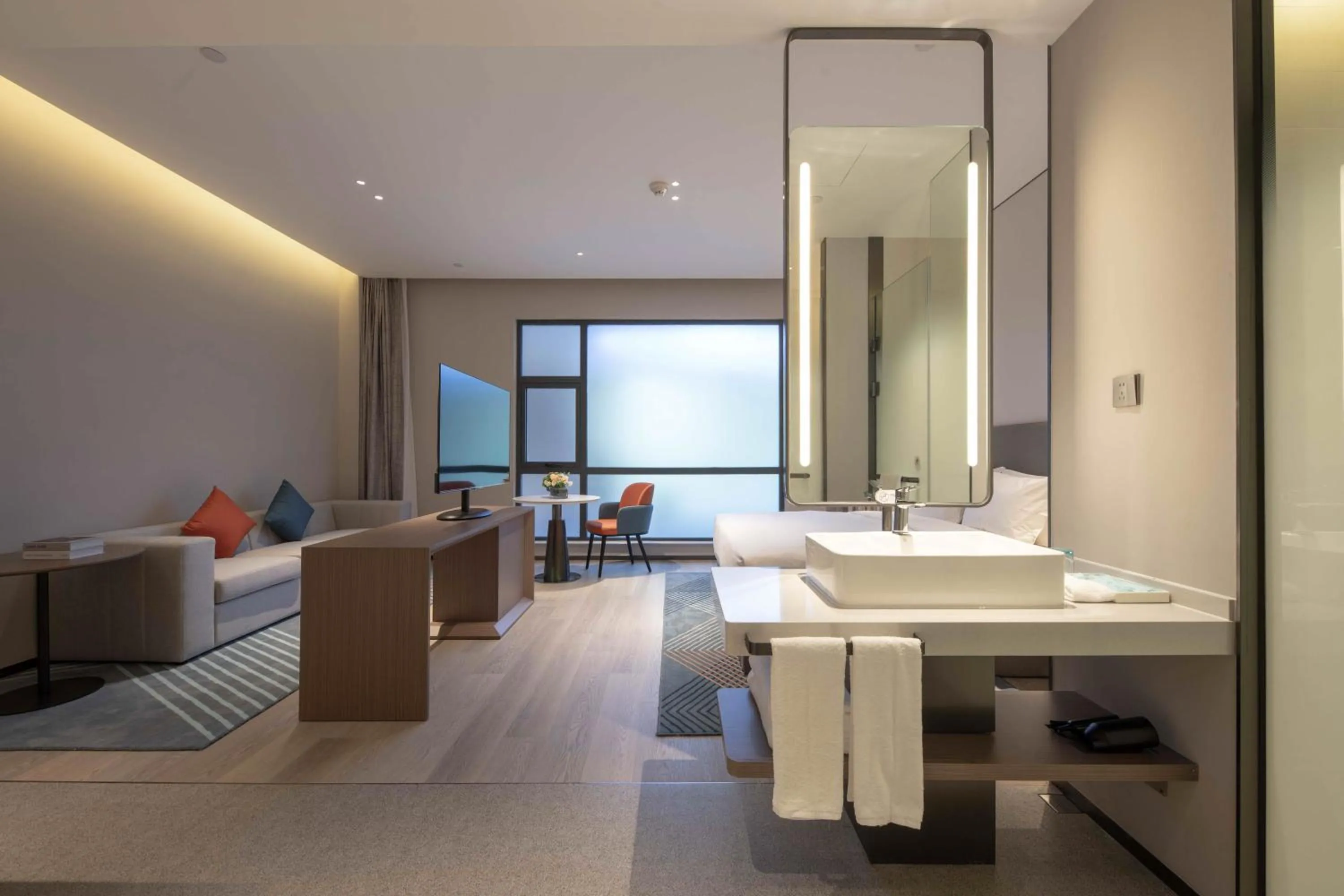 Photo of the whole room in Holiday Inn Express Hai'an Railway Station by IHG