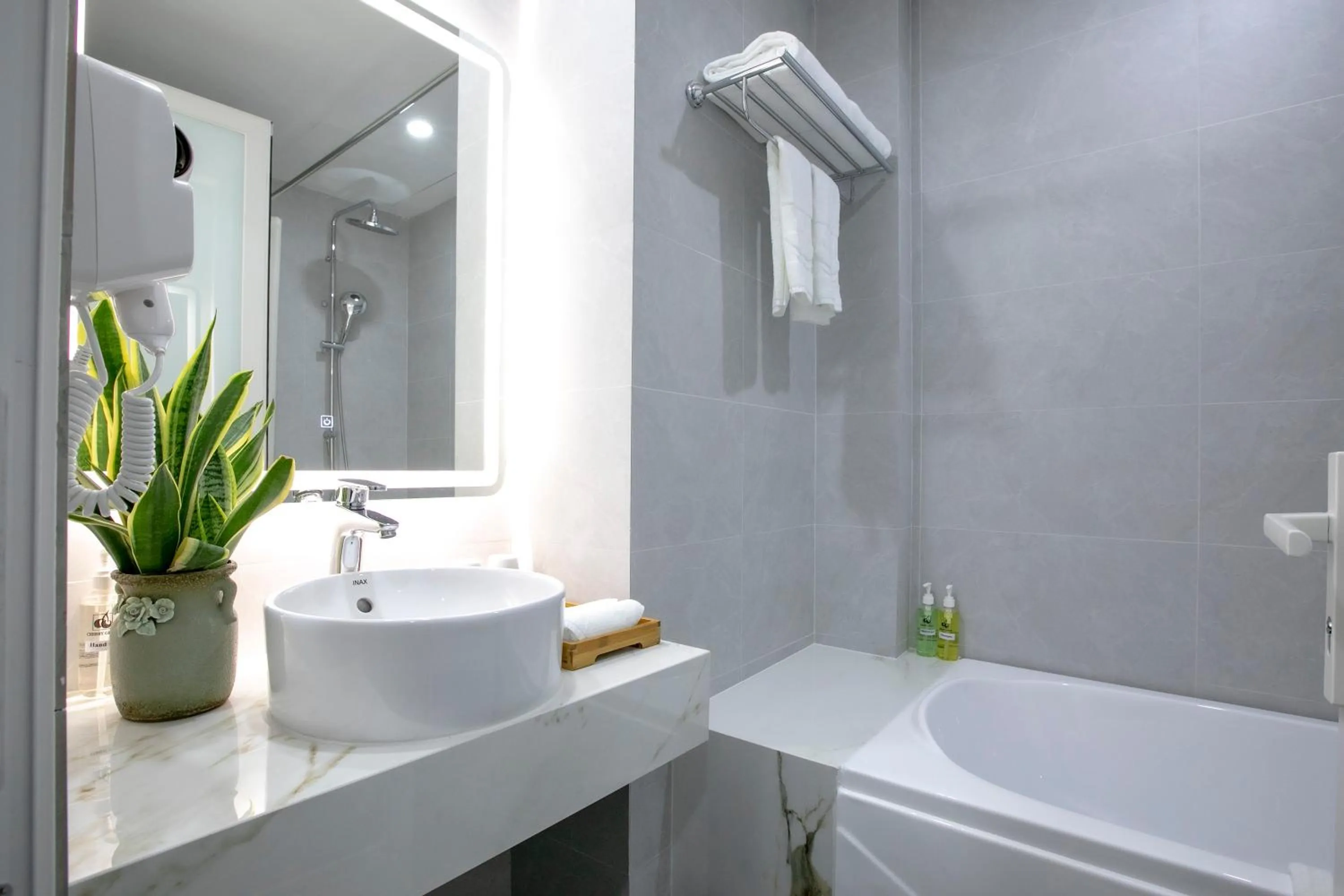 Reiwa Inn Apartment 80 Kim Ma Thuong