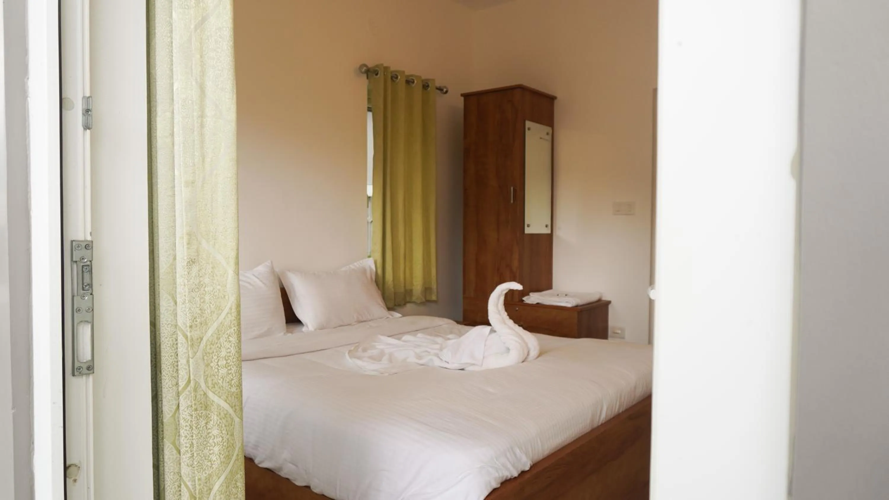 Bedroom, Bed in Rains Valley Resort By Teal Luxury Stays
