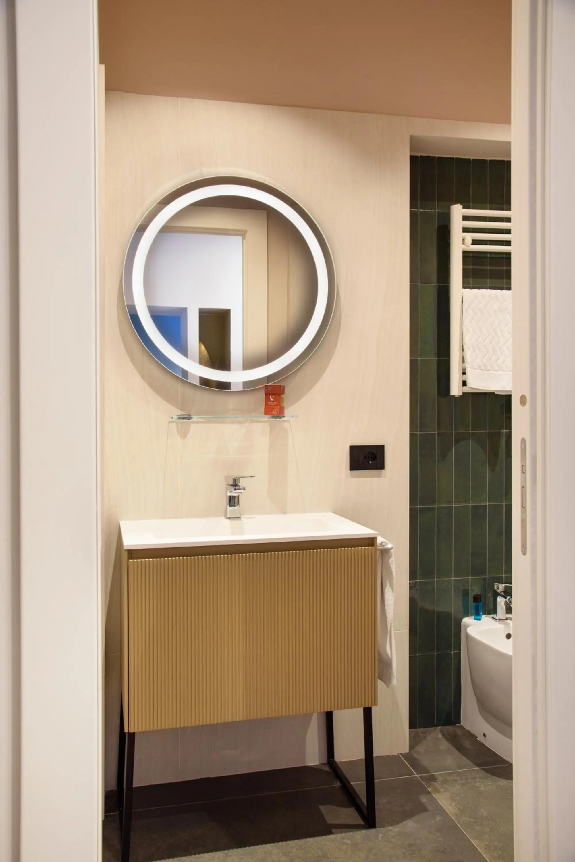 Bathroom in Vesuvius Palace Aparthotel