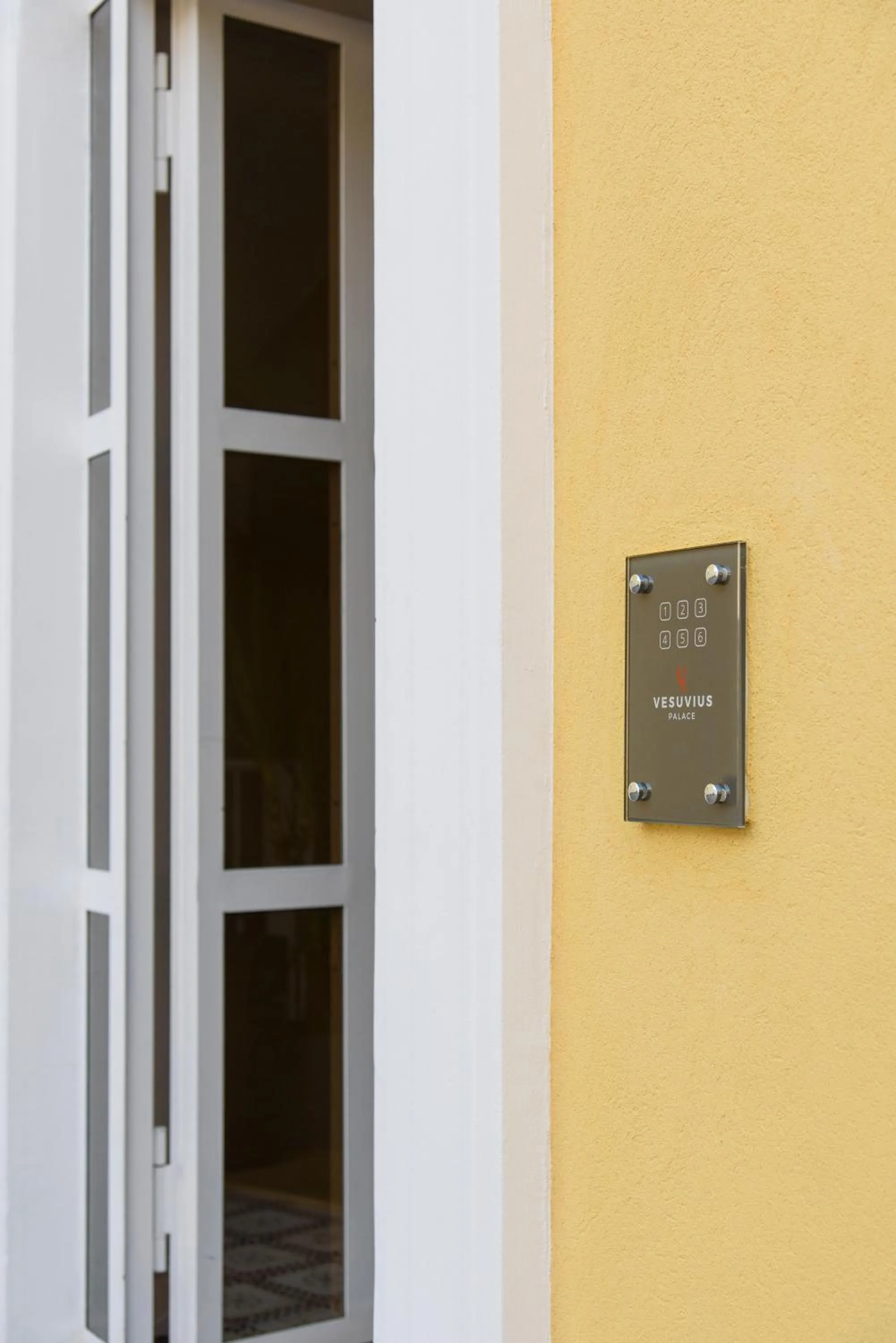 Facade/entrance in Vesuvius Palace Aparthotel