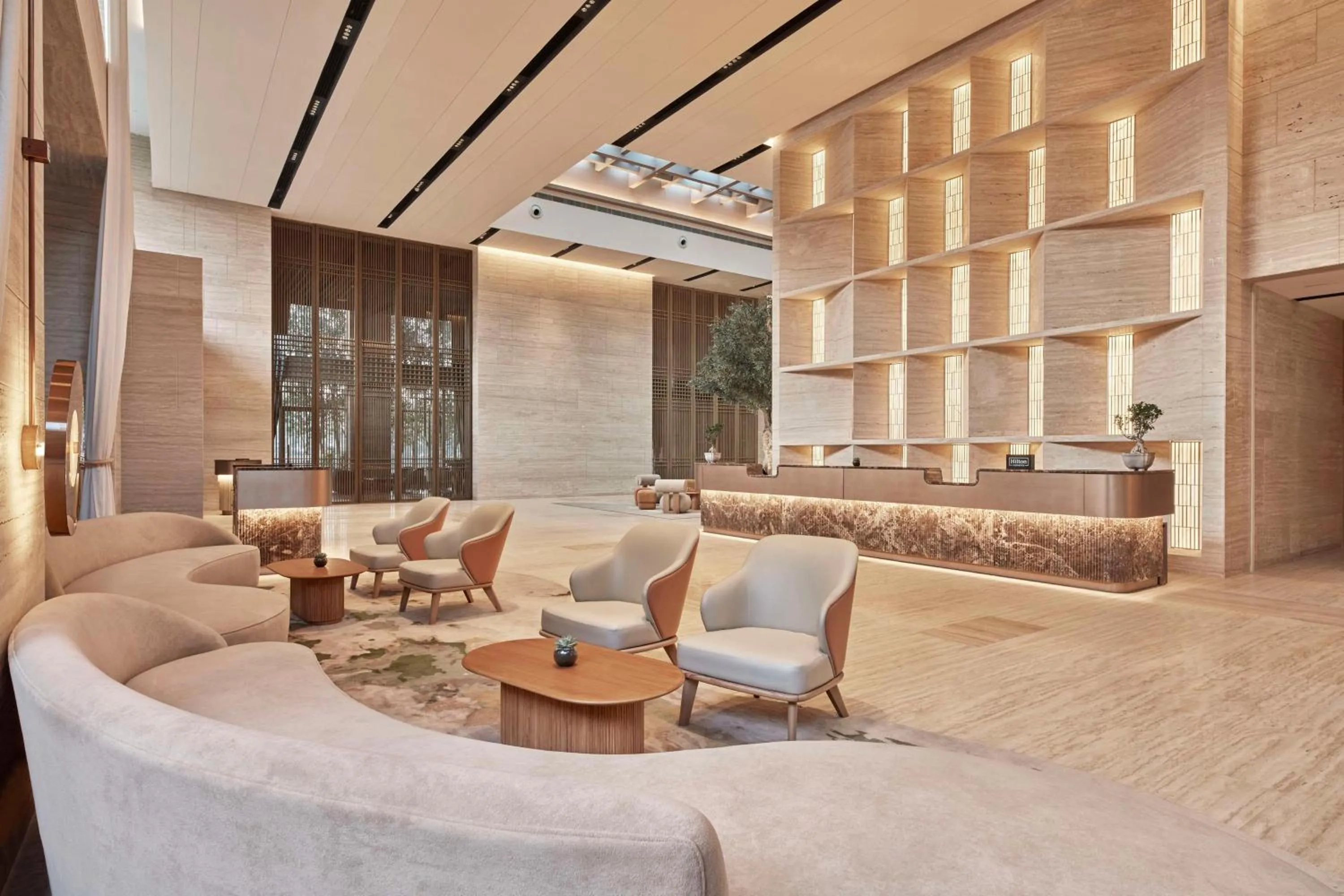 Lobby or reception in Hilton Gurugram Baani City Centre