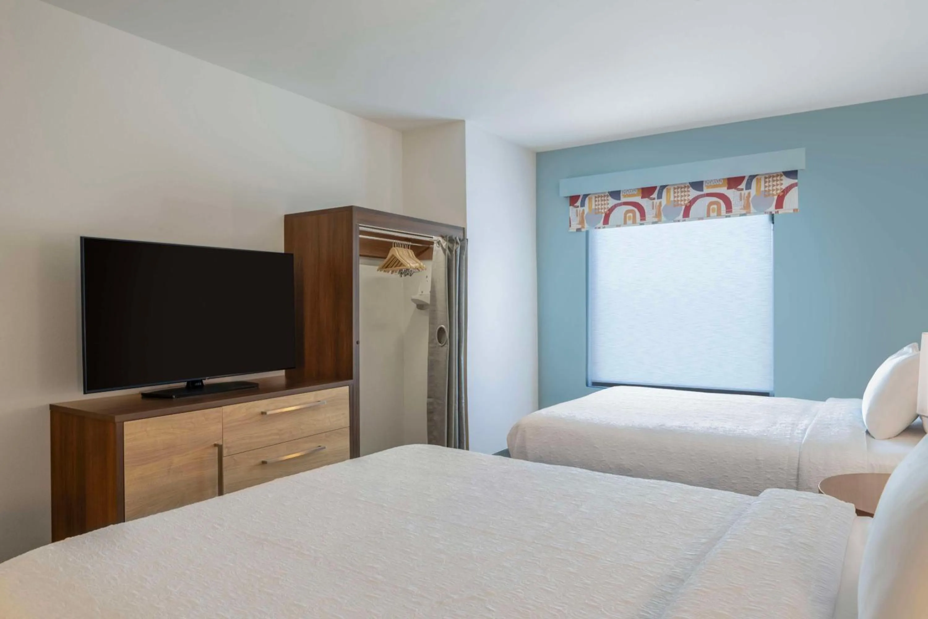 Bed in Home2 Suites By Hilton Jonesboro