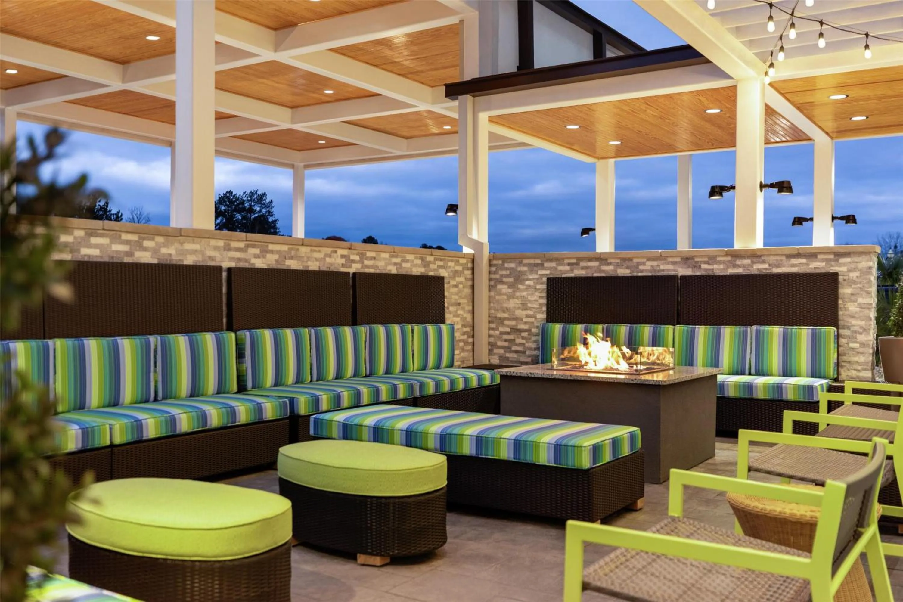 Patio in Home2 Suites By Hilton Dublin