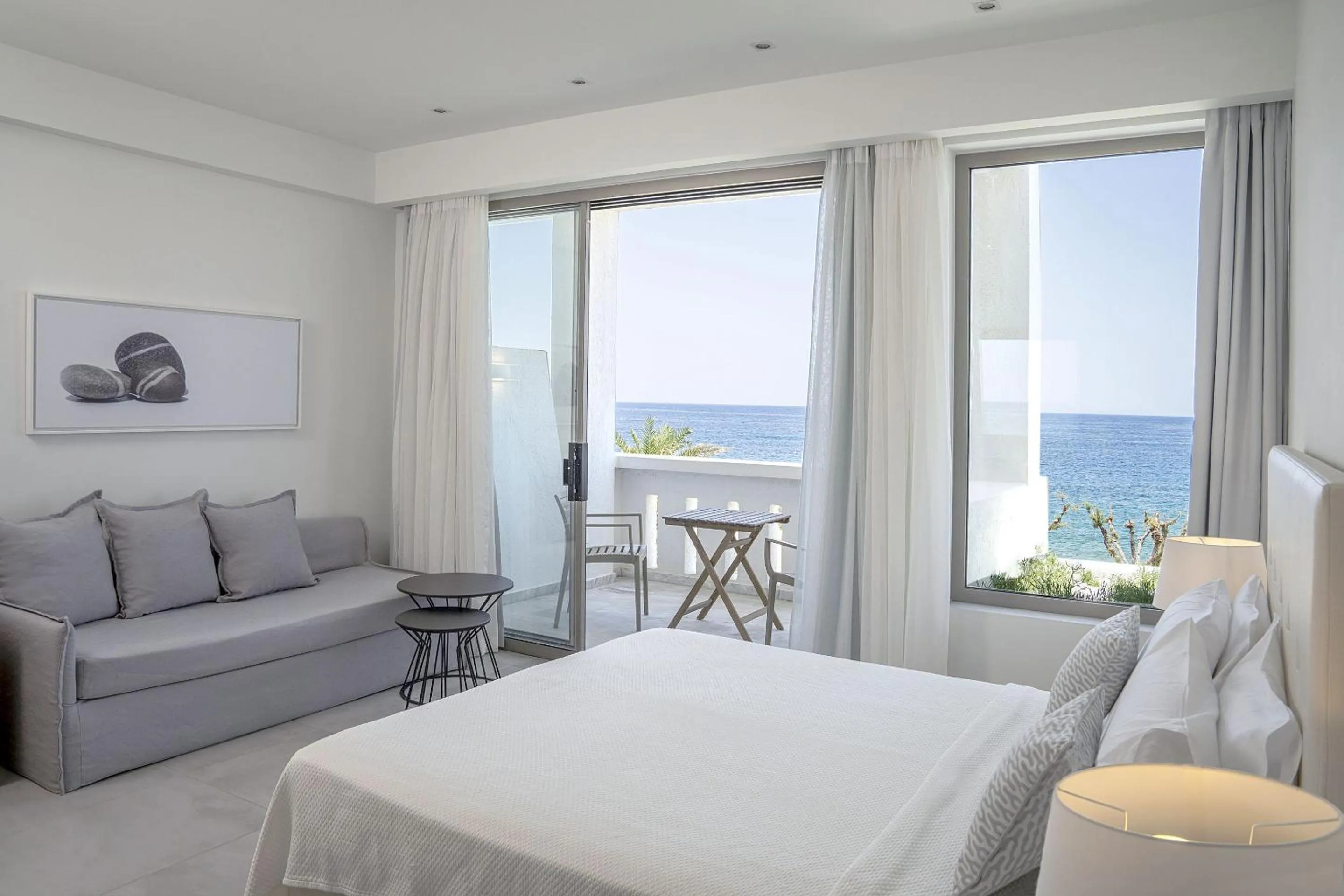 Bedroom, Bed in Maritimo Beach Hotel