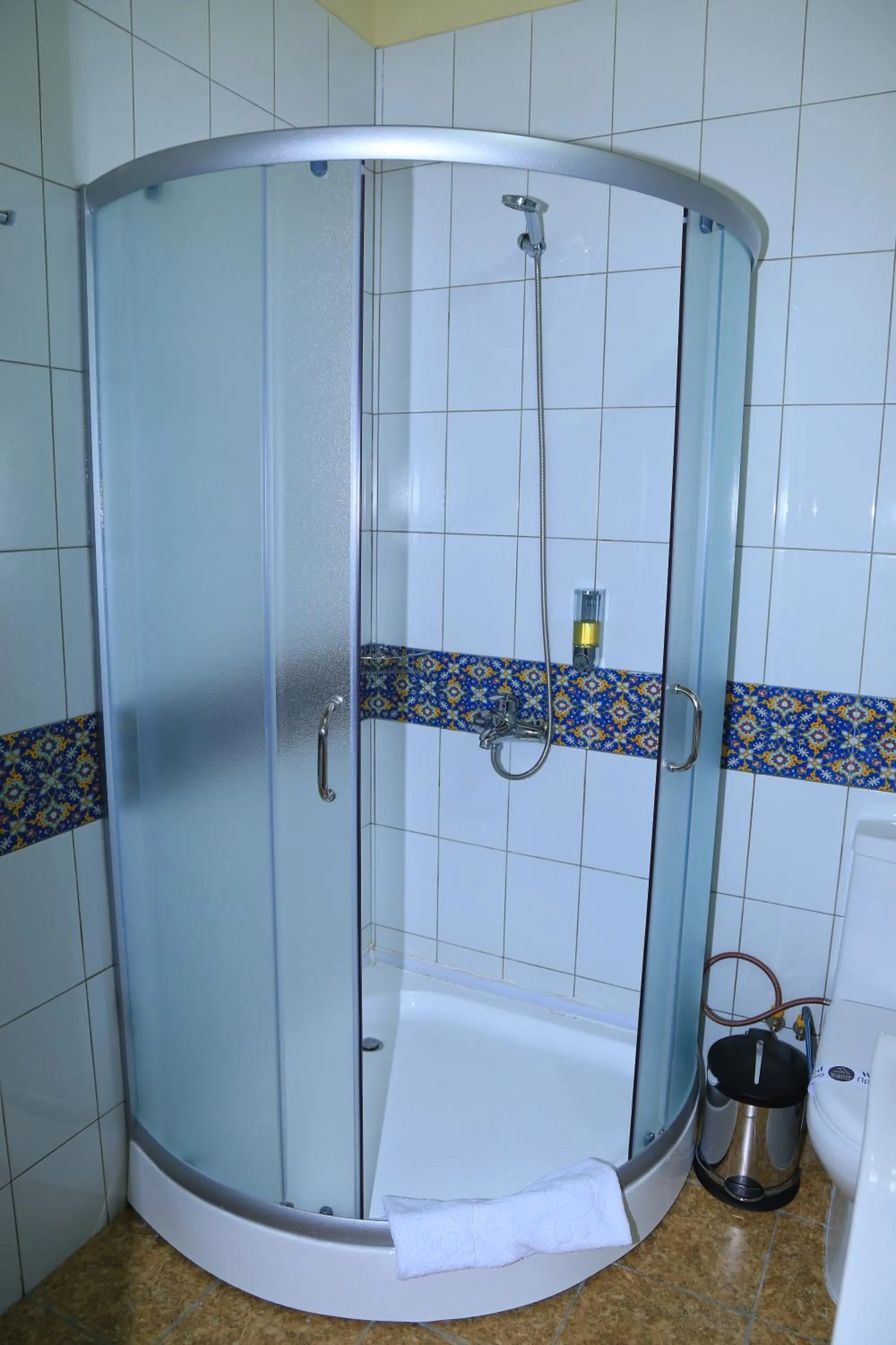 Shower in Grand Emir Residence