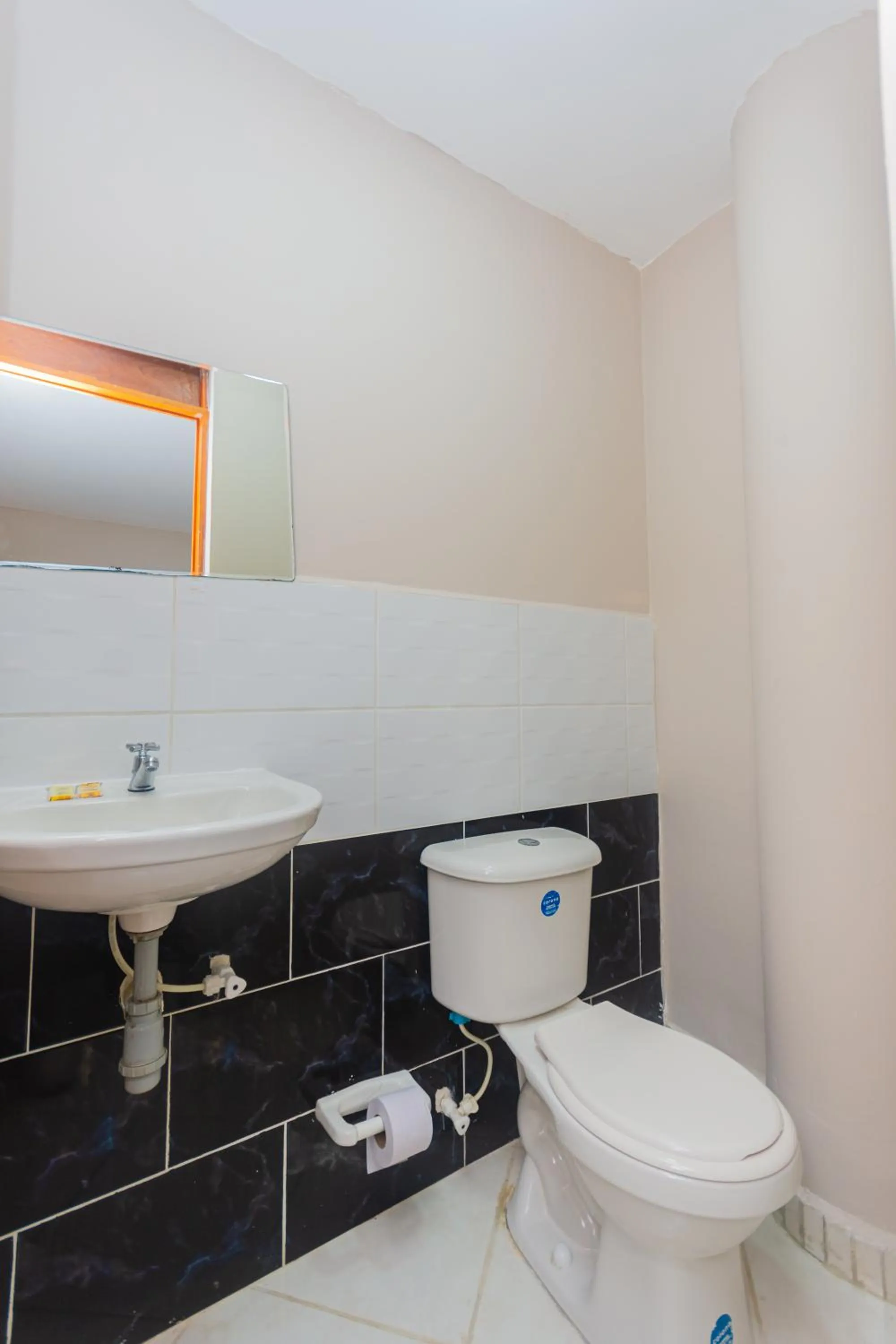 Toilet in Hotel Tropical San Jeronimo