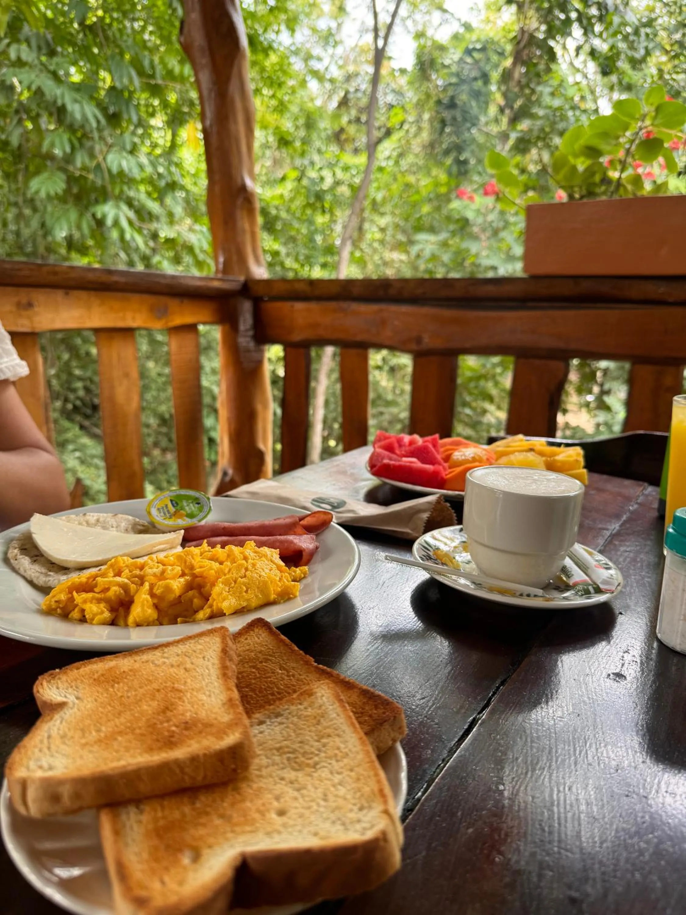 Restaurant/places to eat in Hotel Tropical San Jeronimo