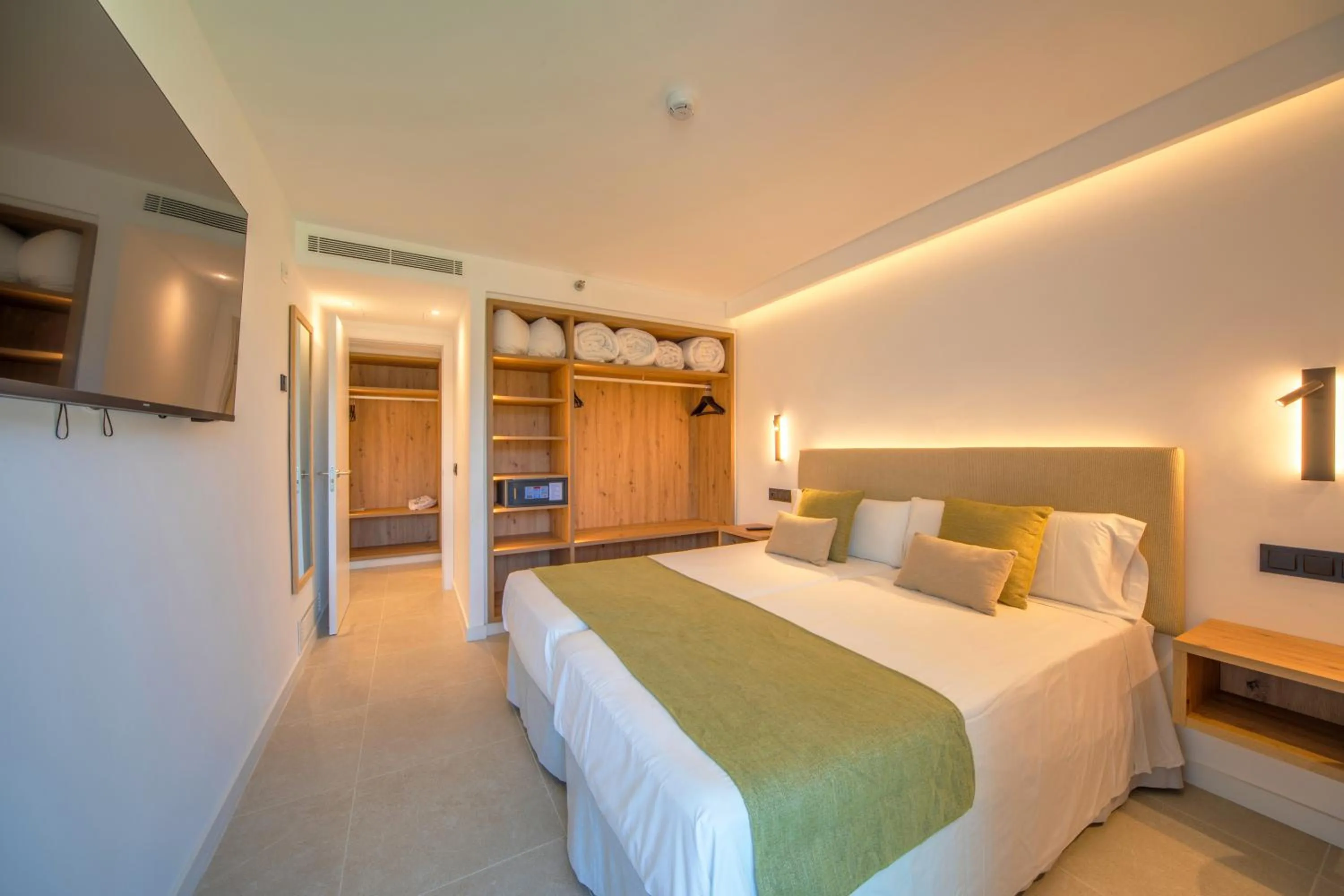 Bedroom, Bed in Playa Esperanza Resort Affiliated by Meliá