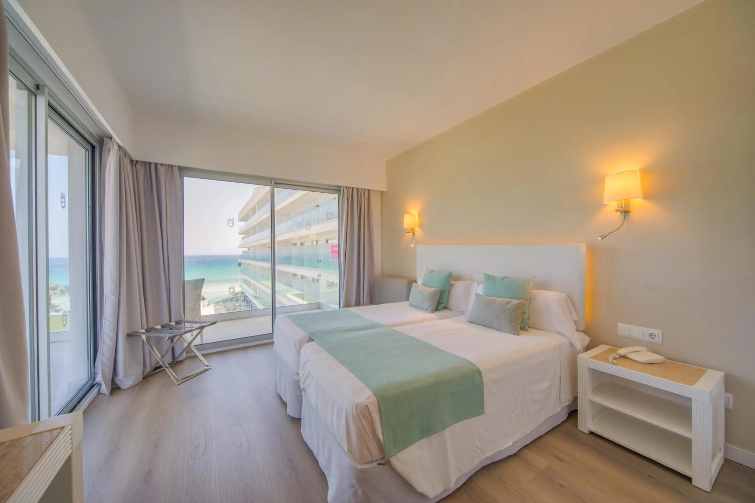 Bed in Playa Esperanza Resort Affiliated by Meliá