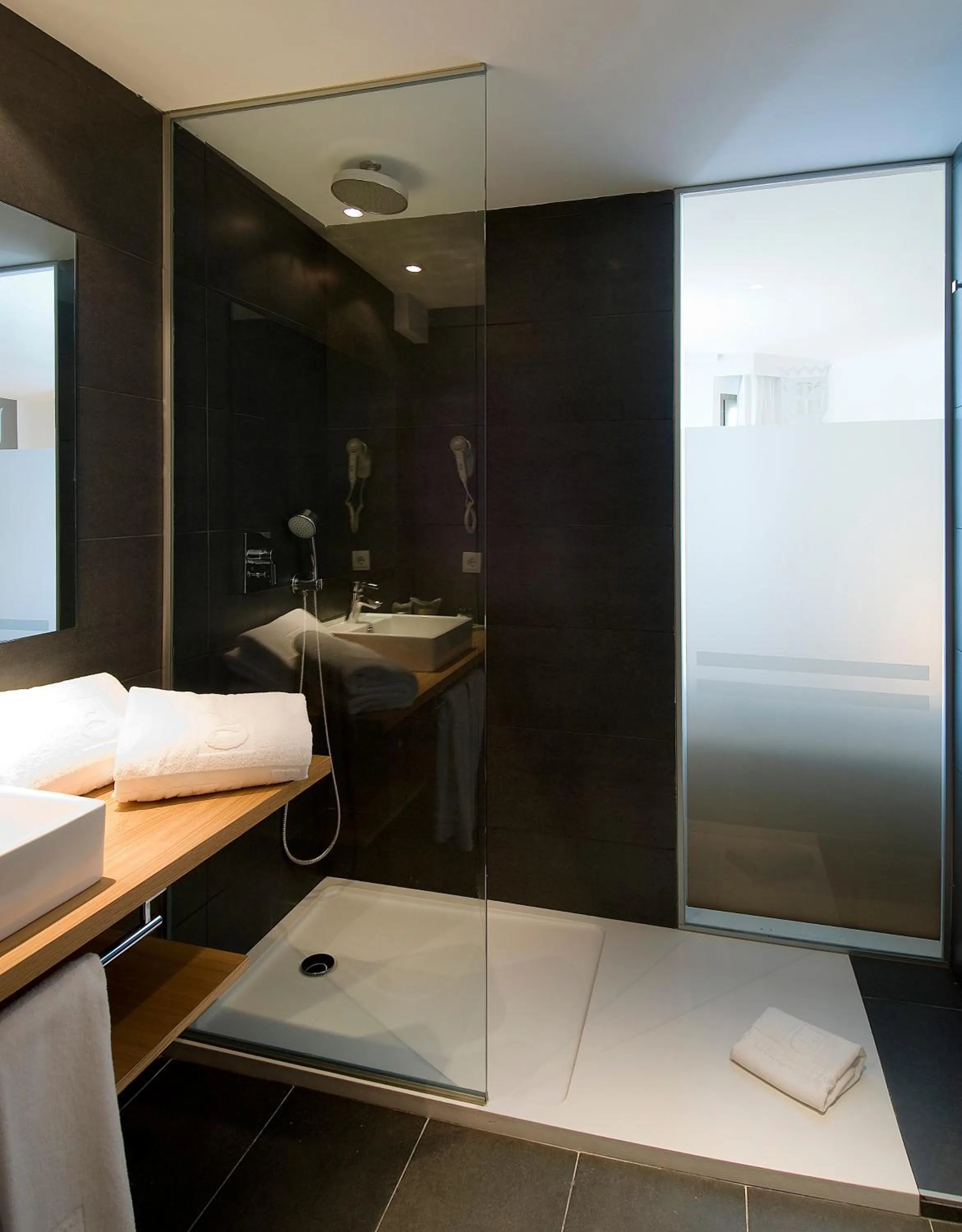 Shower in Playa Esperanza Resort Affiliated by Meliá