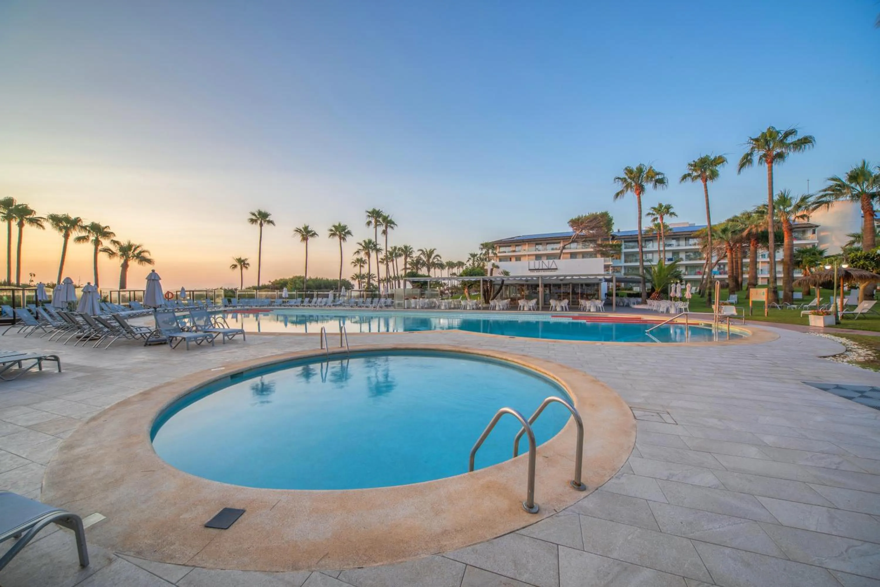Swimming pool in Playa Esperanza Resort Affiliated by Meliá