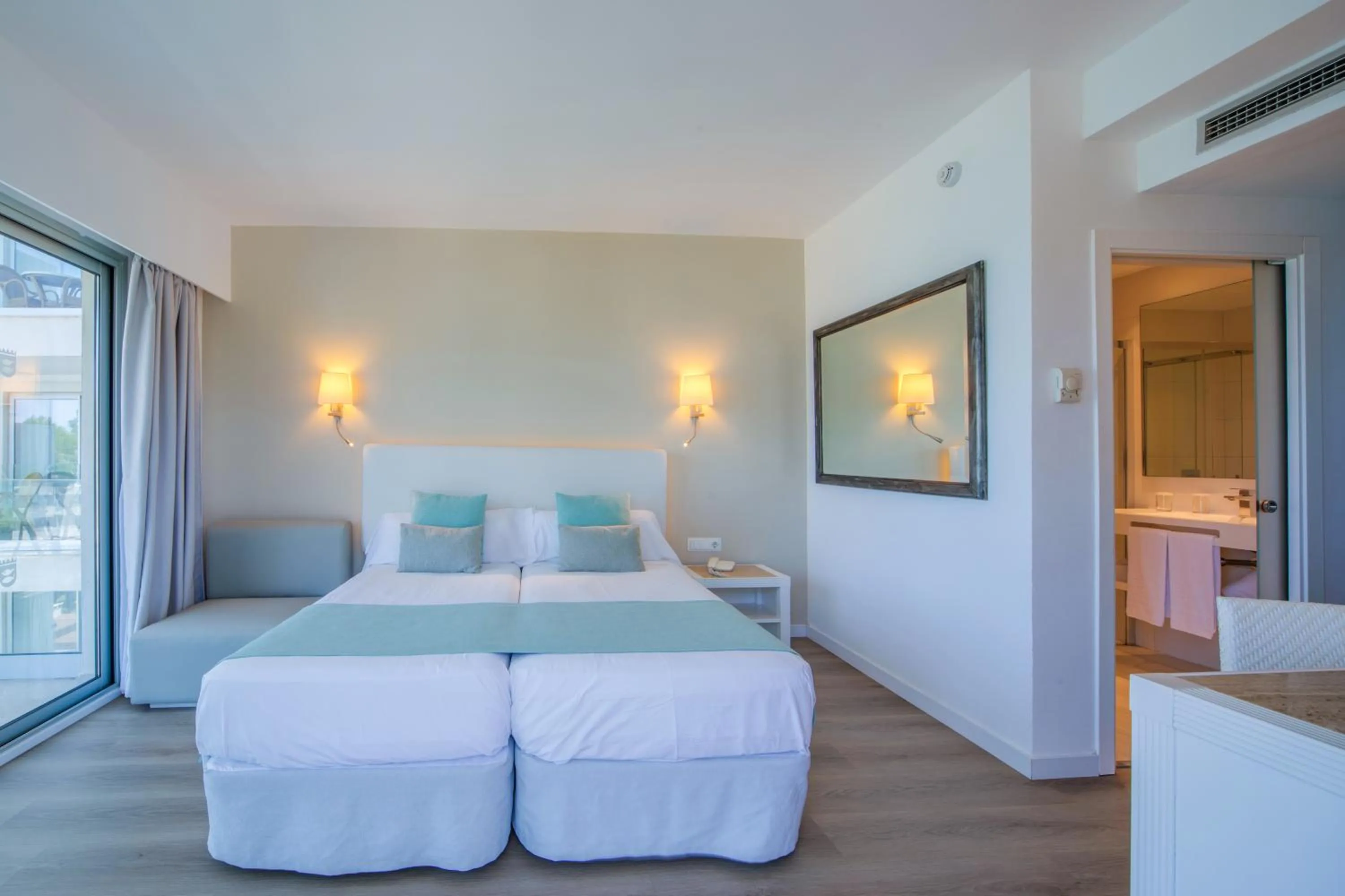 Bed in Playa Esperanza Resort Affiliated by Meliá