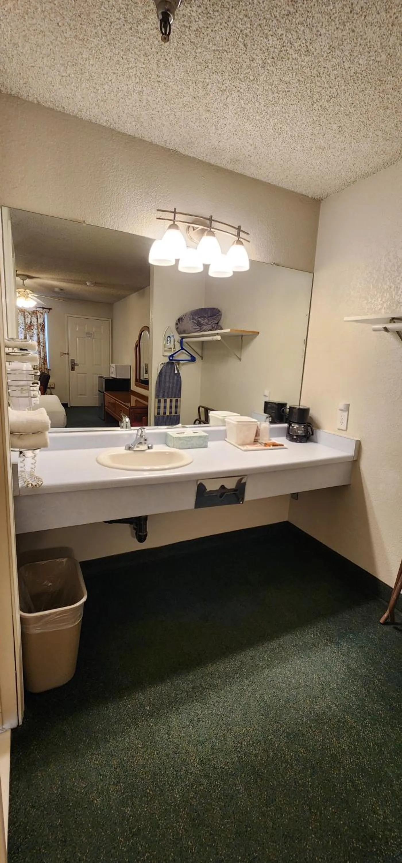 Bathroom in Formosa Inn