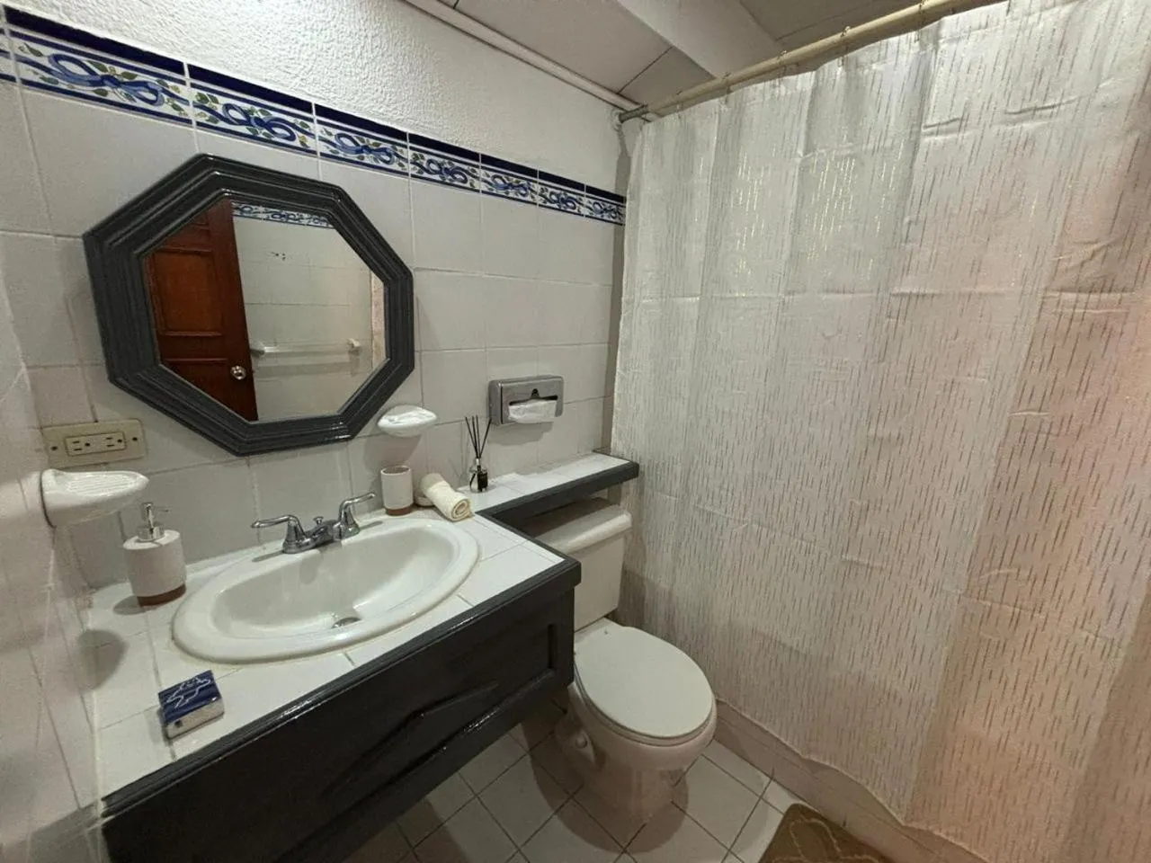 Shower in The Victorian Hotel