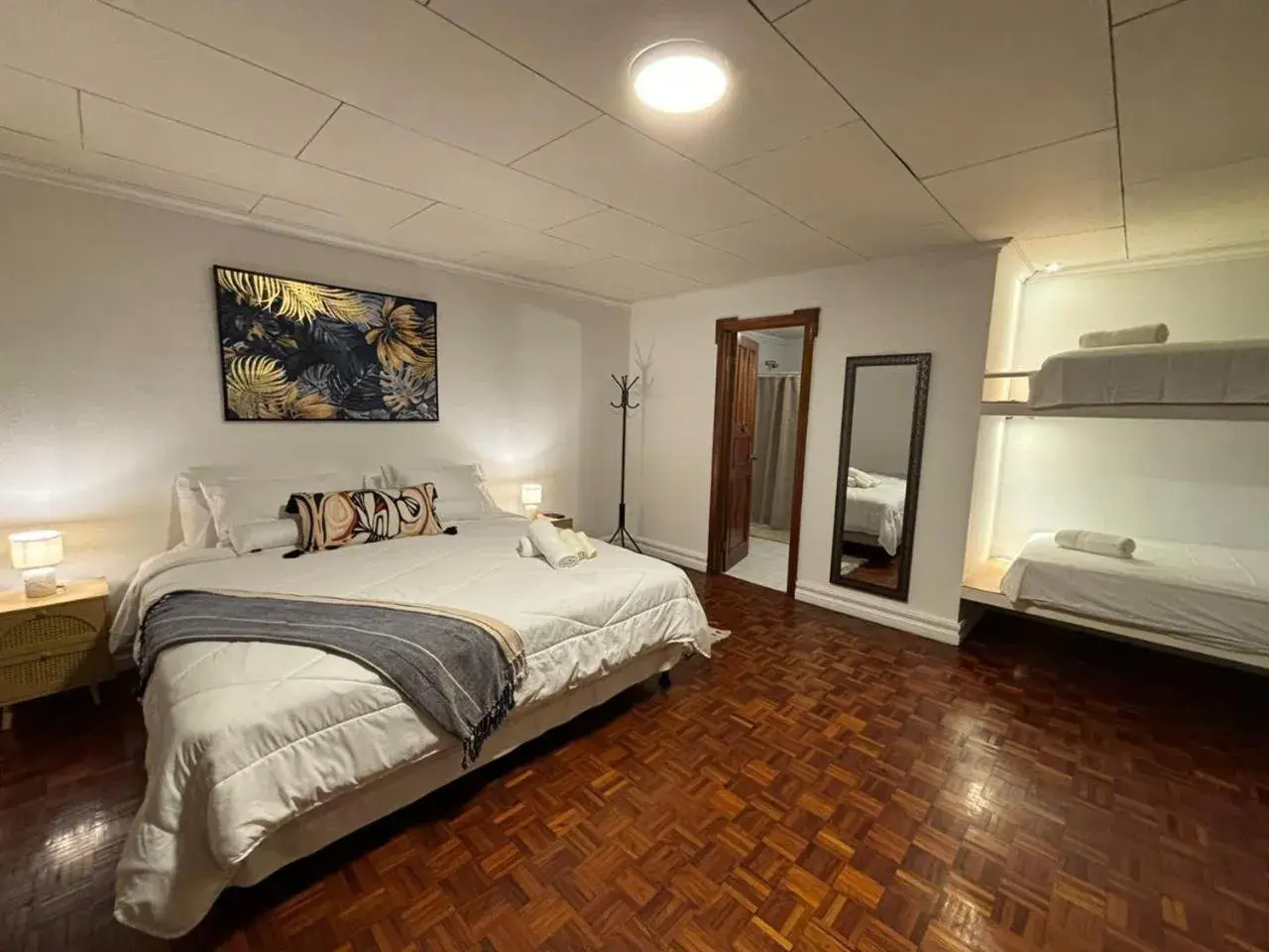 Deluxe Queen Suite in The Victorian Hotel Deluxe Queen Suite in The Victorian Hotel