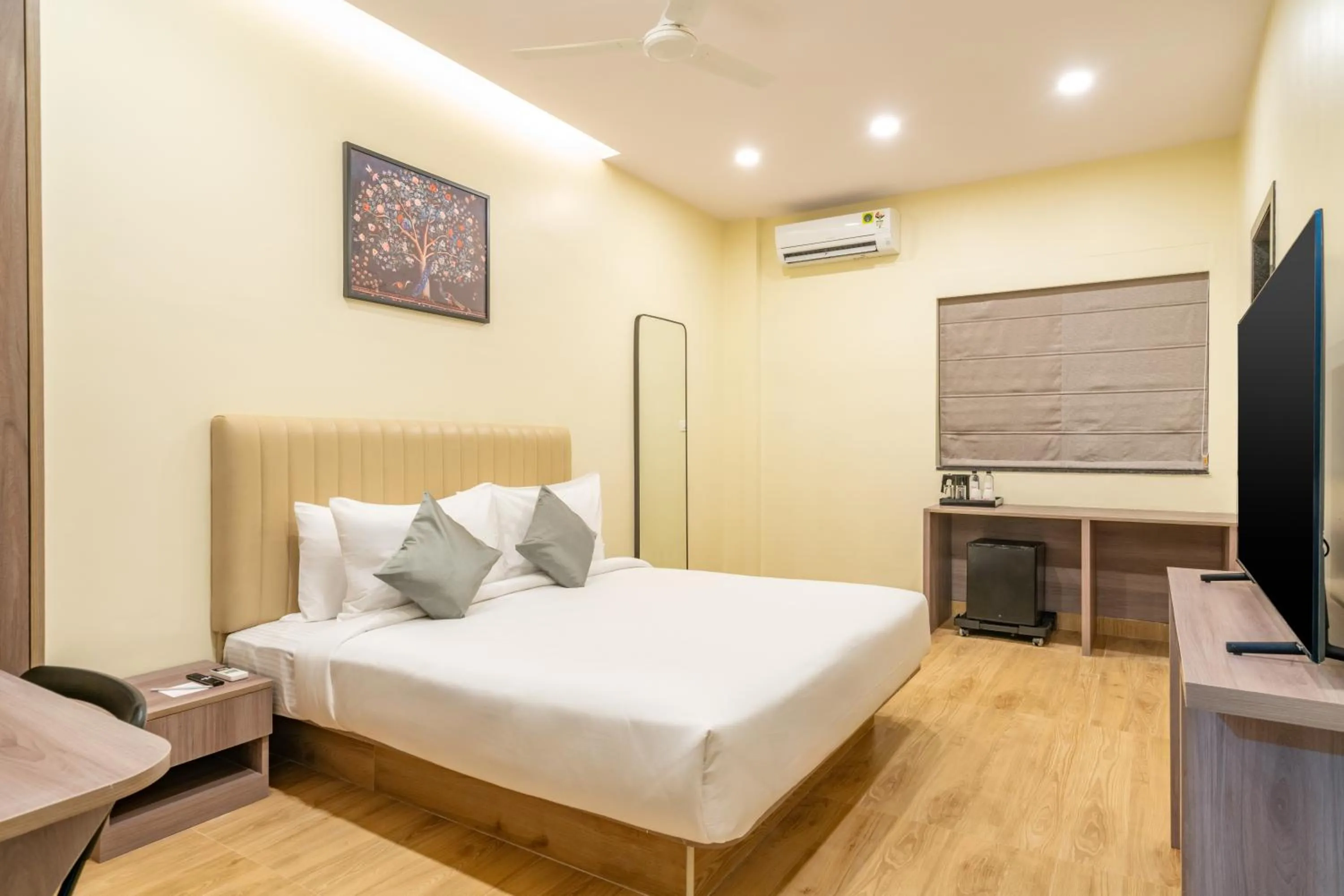 Bedroom, Bed in Stae Hotel-Madhapur