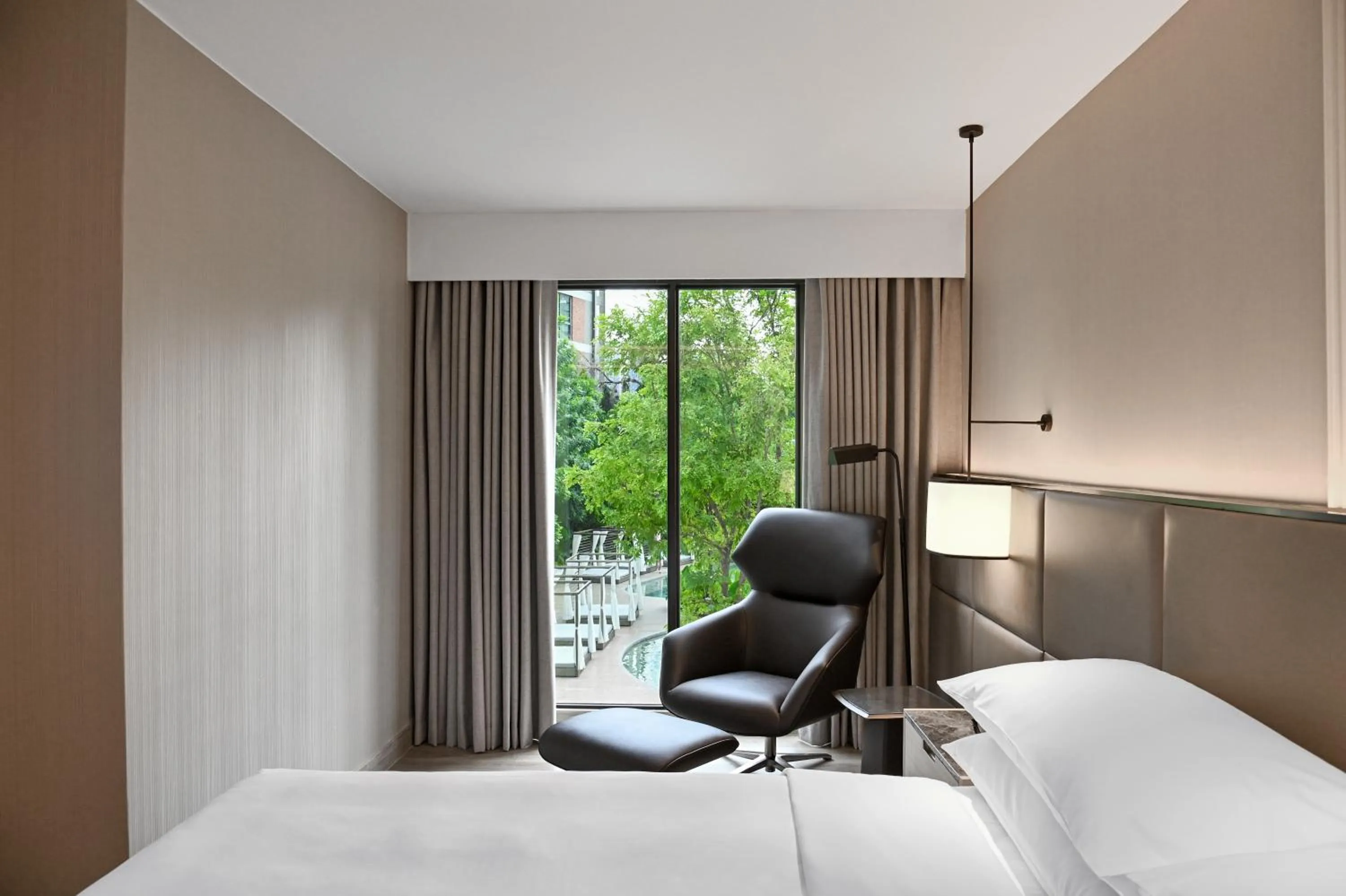 Bed in Marriott Executive Apartments, Bangkok Townhall Sukhumvit