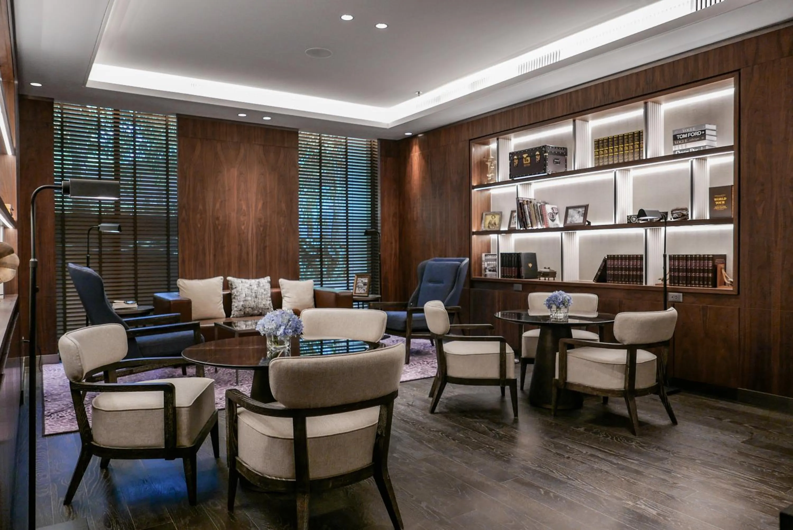 Lounge or bar in Marriott Executive Apartments, Bangkok Townhall Sukhumvit