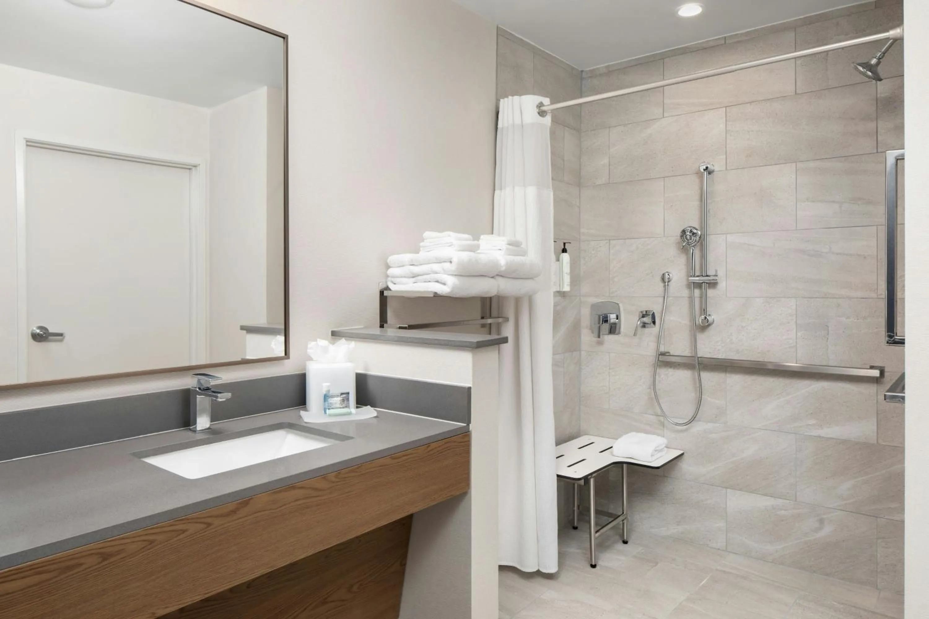 Bathroom in Fairfield by Marriott Inn & Suites Nashville Bellevue