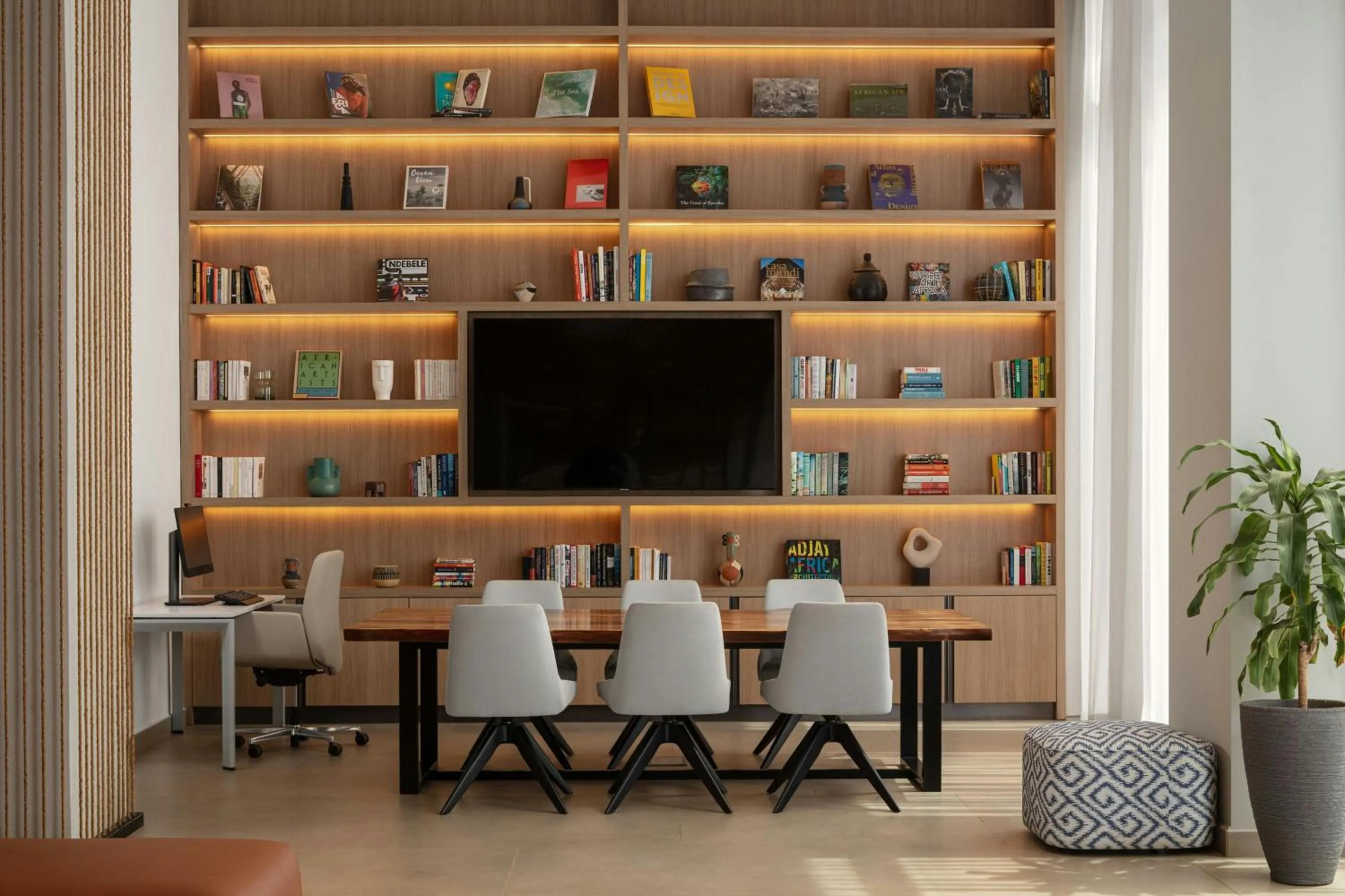 Lobby or reception in Four Points by Sheraton Dakar Diamniadio