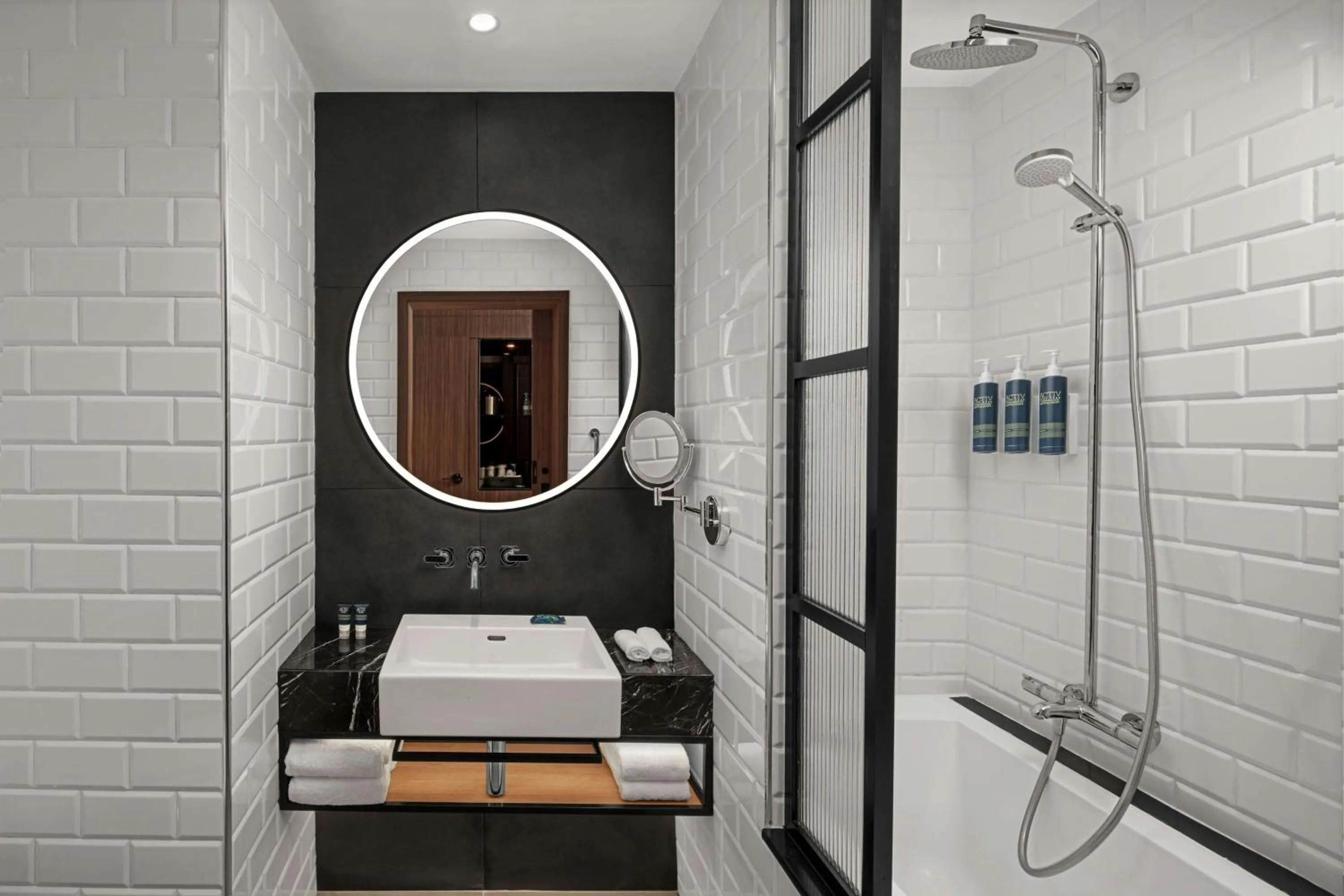 Bathroom in Four Points by Sheraton Dakar Diamniadio