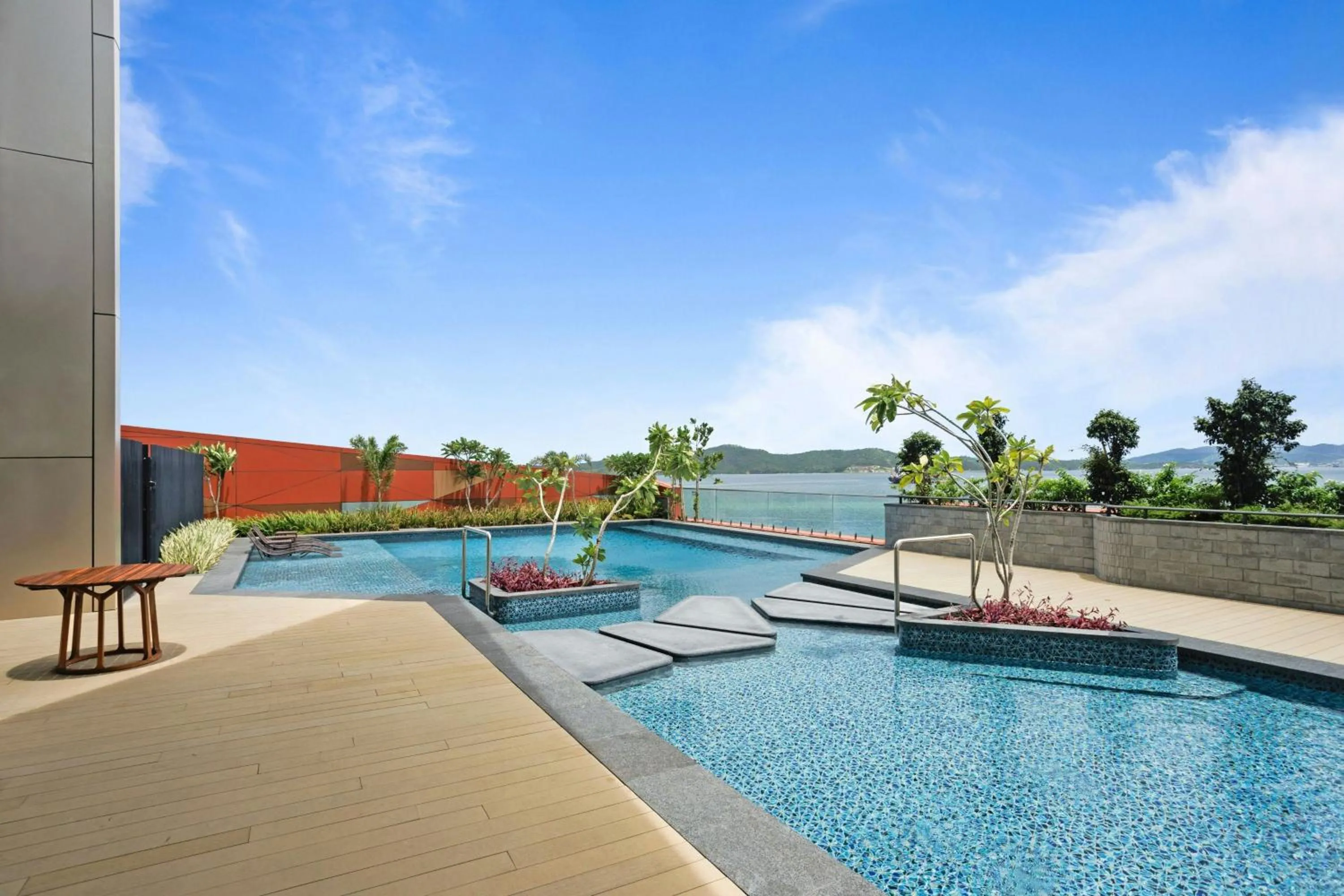 Swimming pool in Marriott Executive Apartments Port Moresby