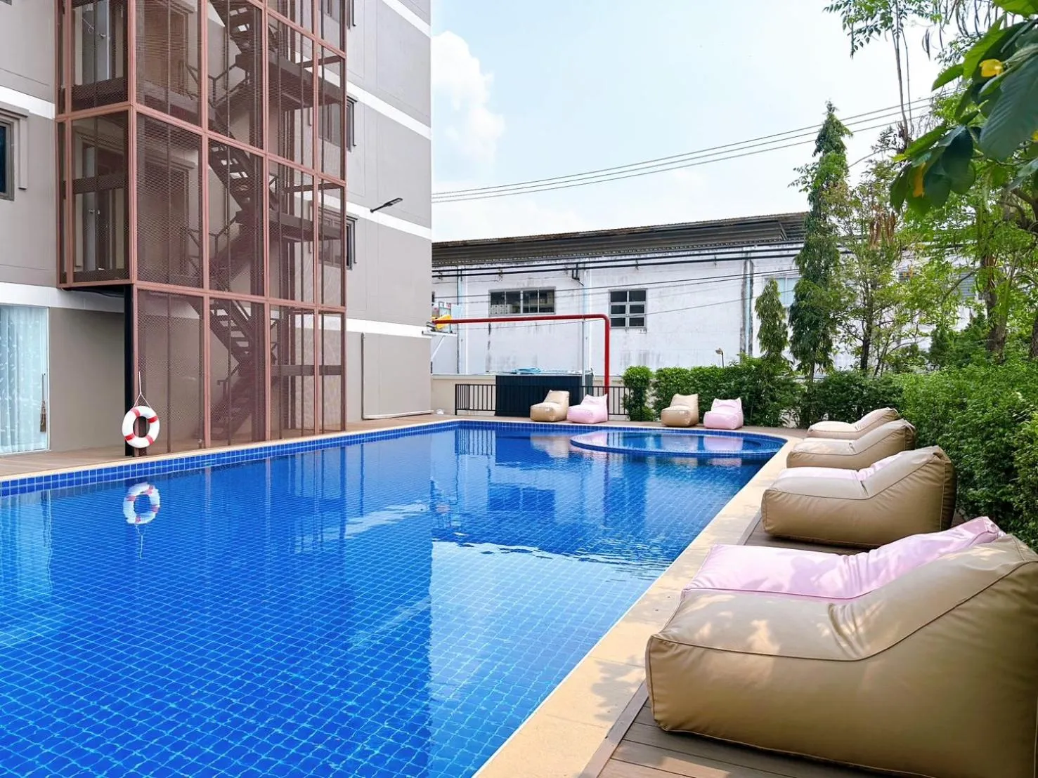 Property building in Miloft Suvarnabhumi Airport Hotel