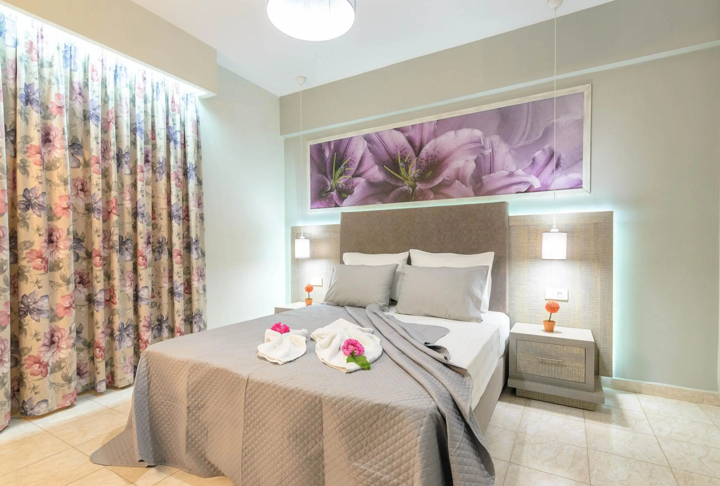 Photo of the whole room, Bed in Artemis Apartments