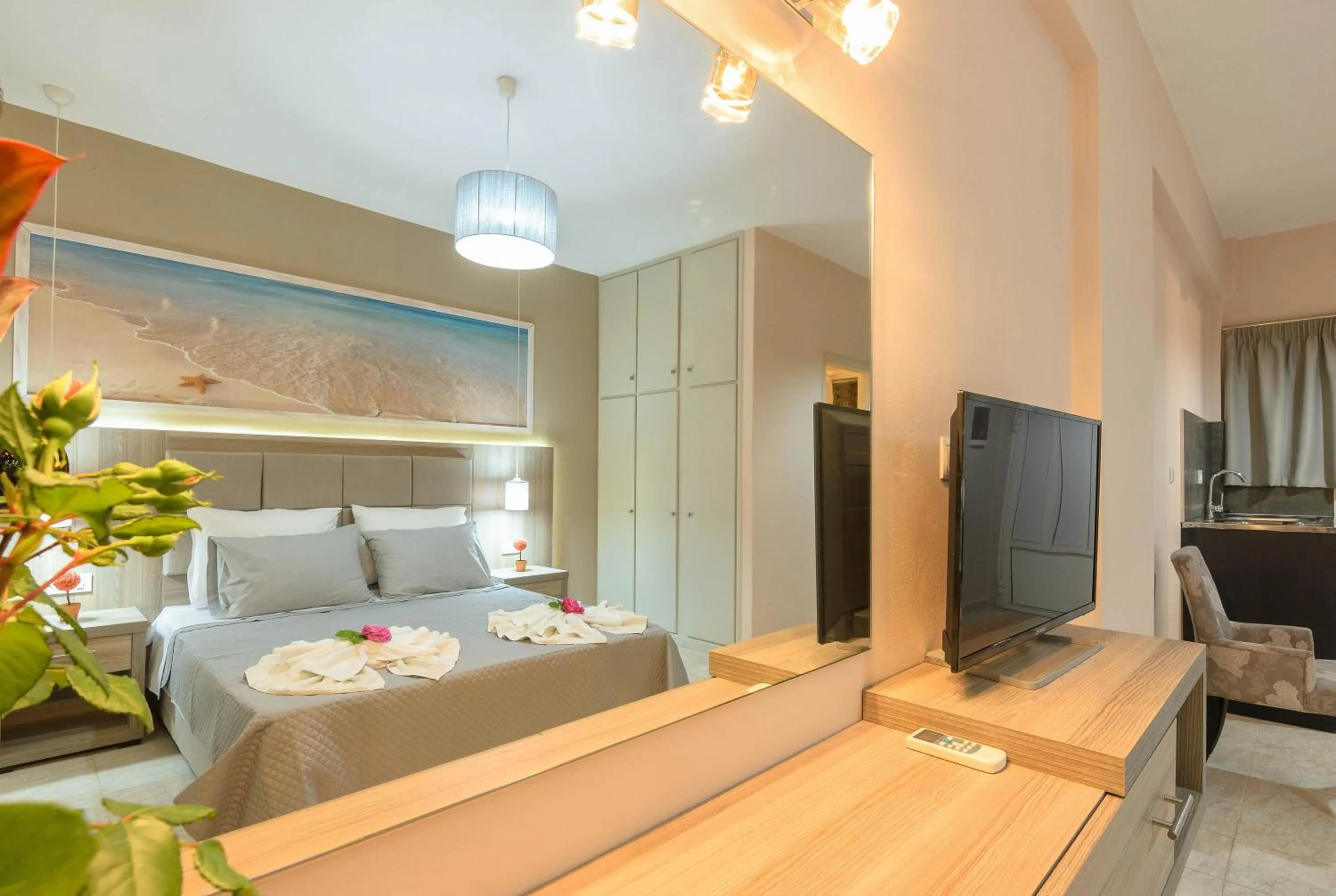 Photo of the whole room, Bed in Artemis Apartments