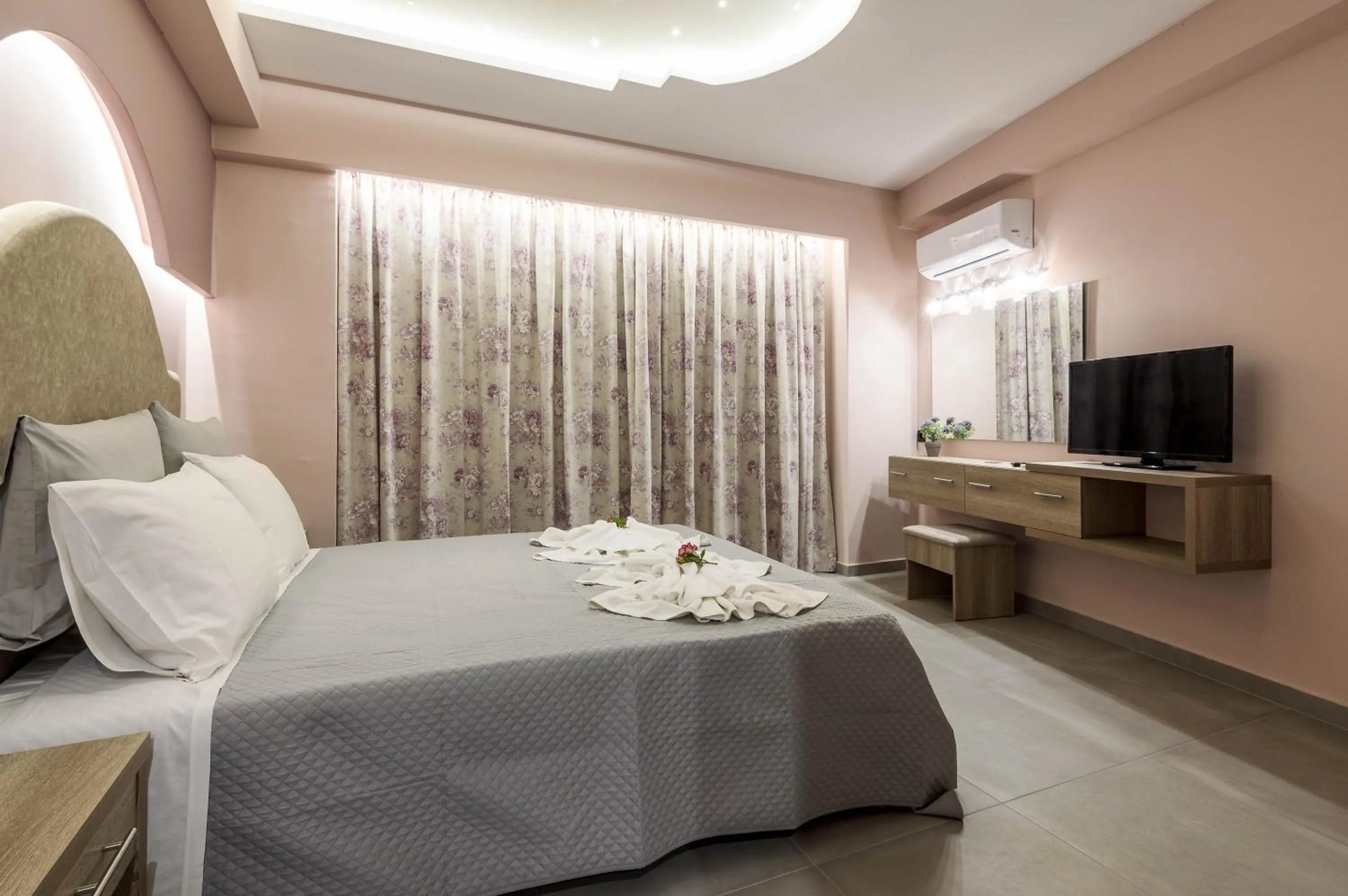 Bed in Artemis Apartments