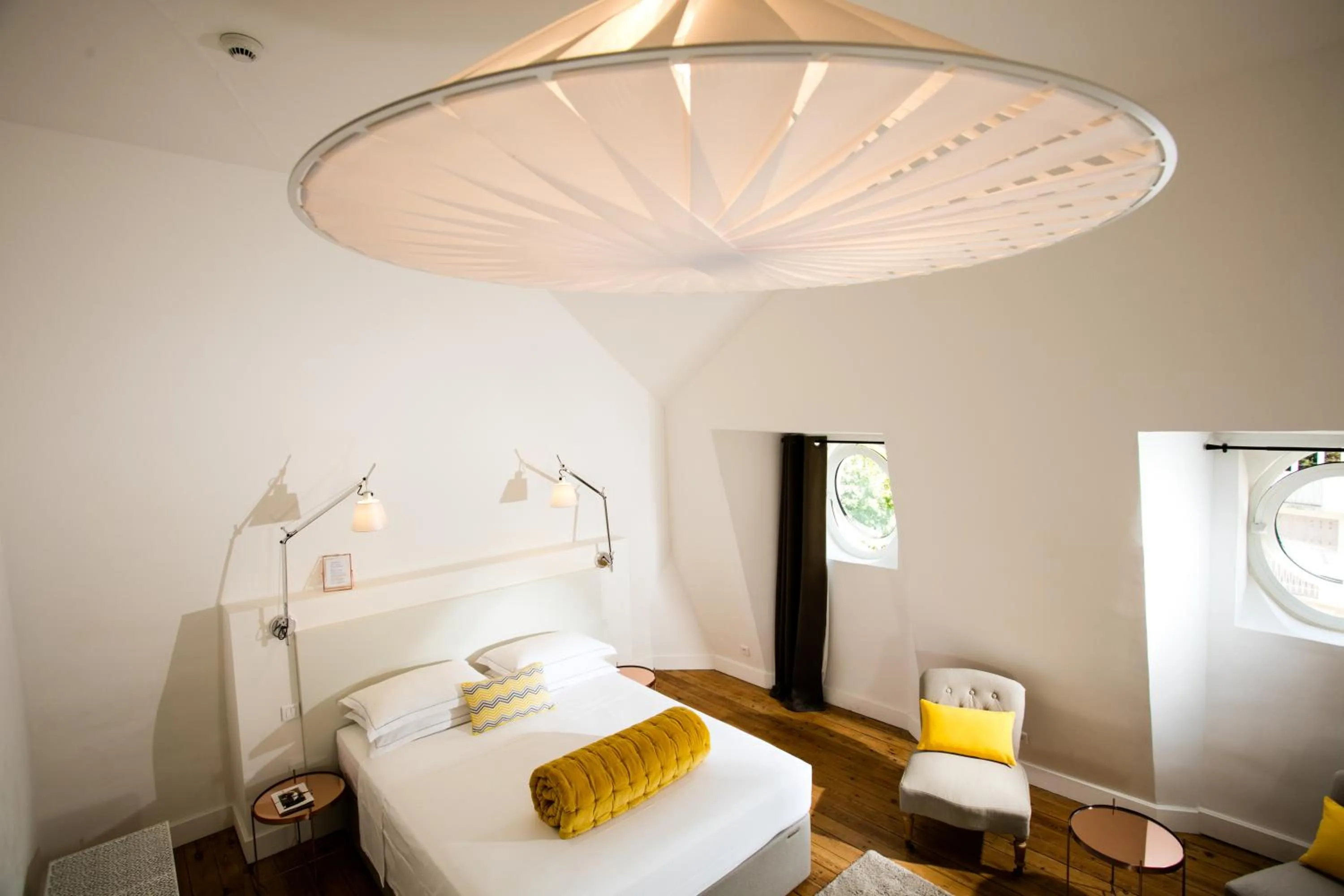 Photo of the whole room, Bed in L'Hôtel Particulier Beziers