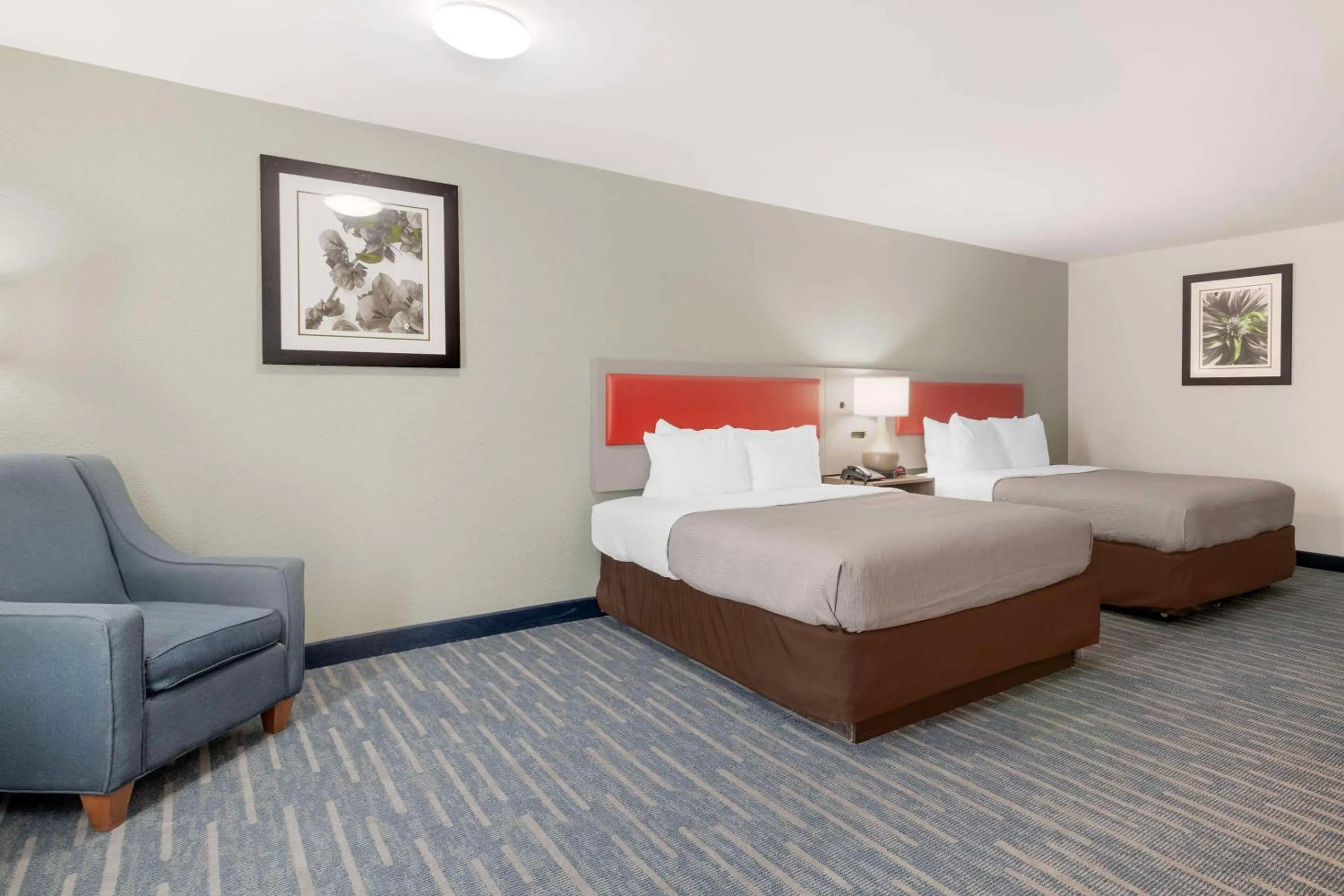 Bedroom, Bed in Quality Inn Lebanon - Hanover