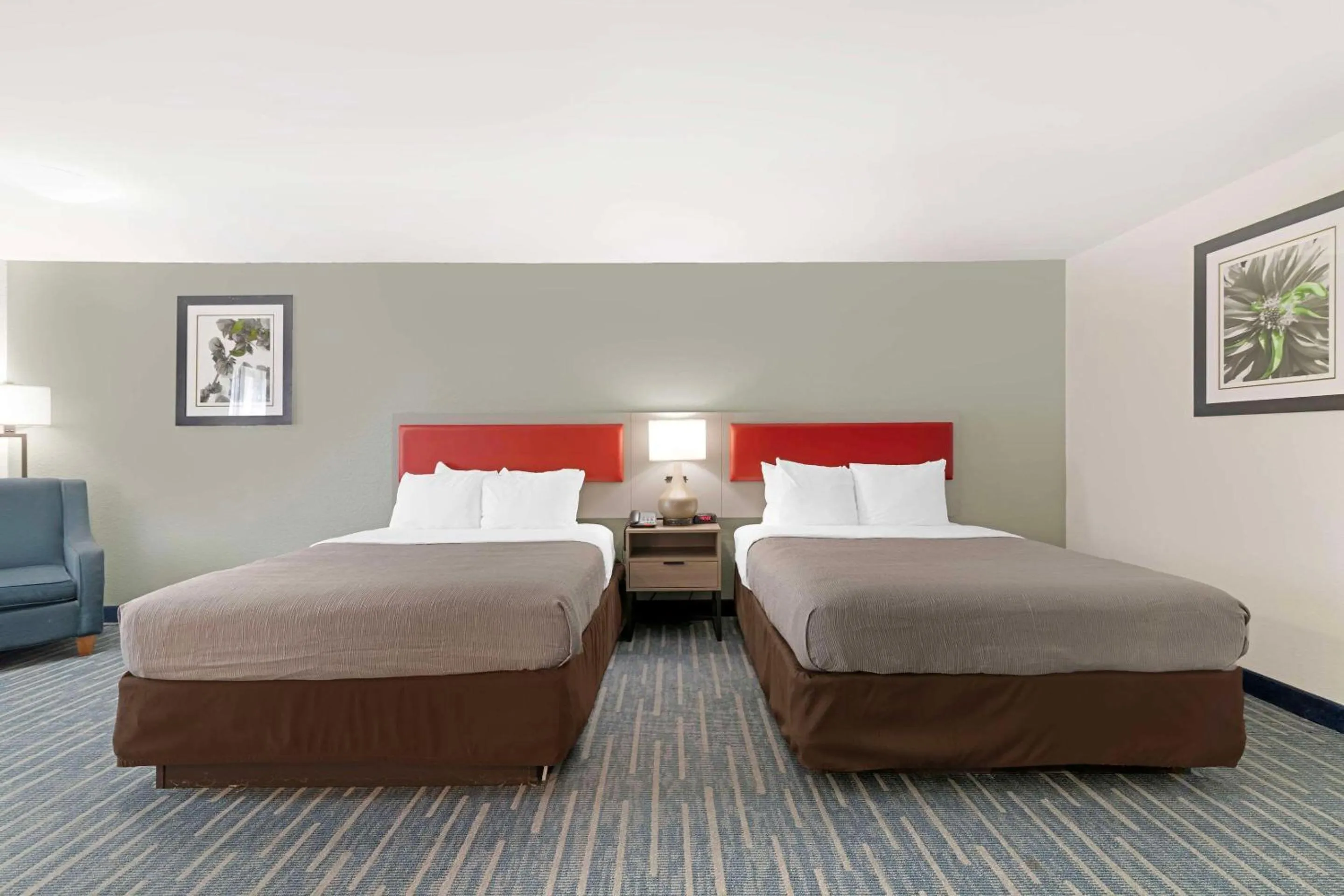 Bedroom, Bed in Quality Inn Lebanon - Hanover