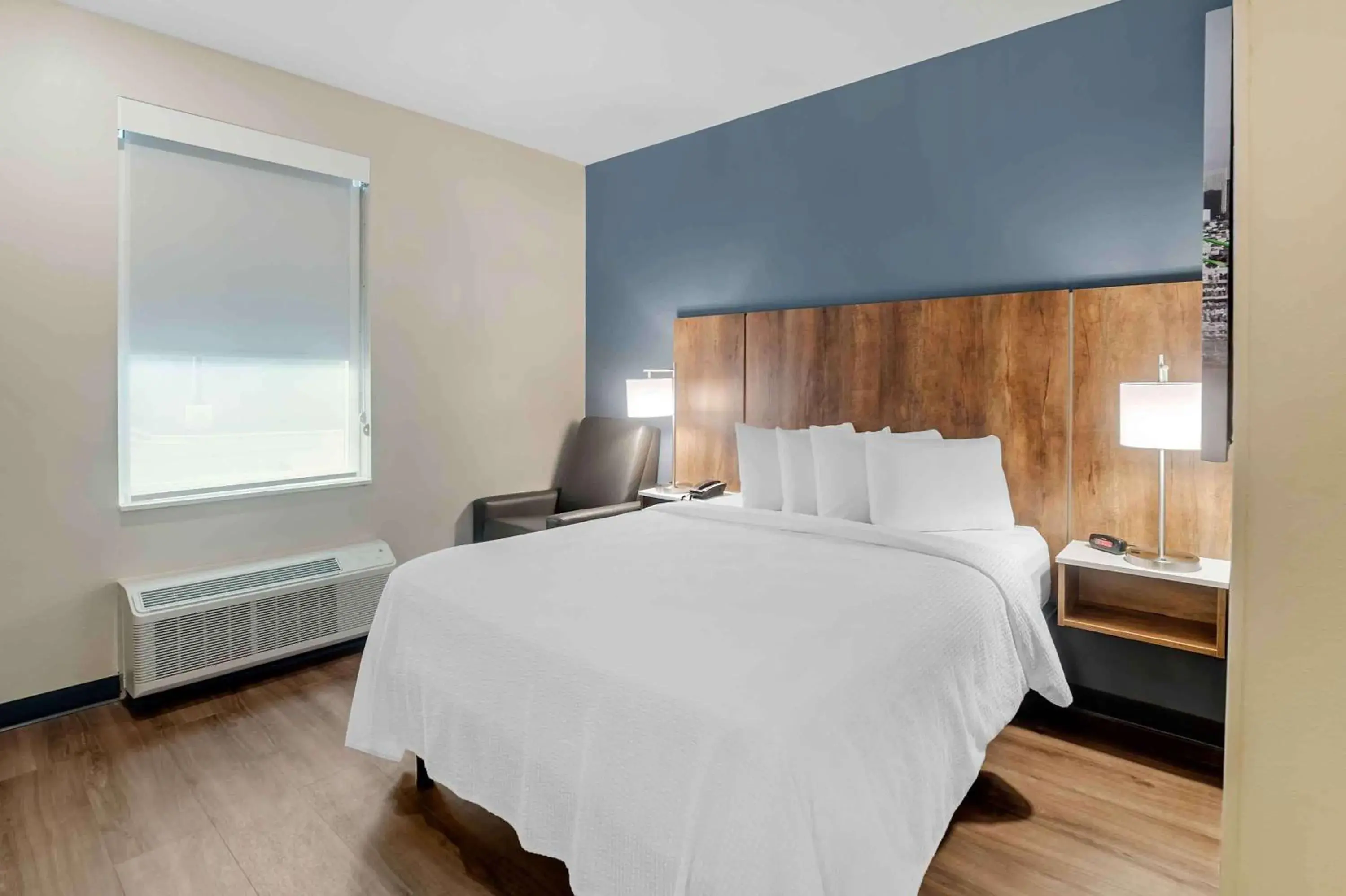 Queen Studio in Extended Stay America Premier Suites - Asheville Queen Studio in Extended Stay America Premier Suites - Asheville